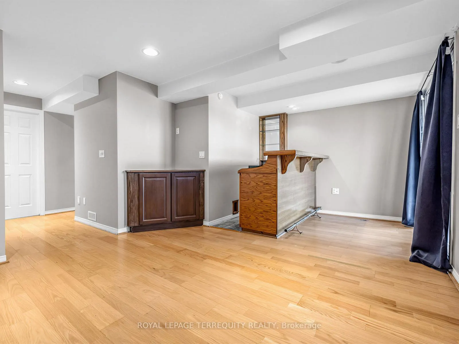 Photo 20 of 284 Pinnacle Trail, Aurora, Bayview Wellington — HOMEH