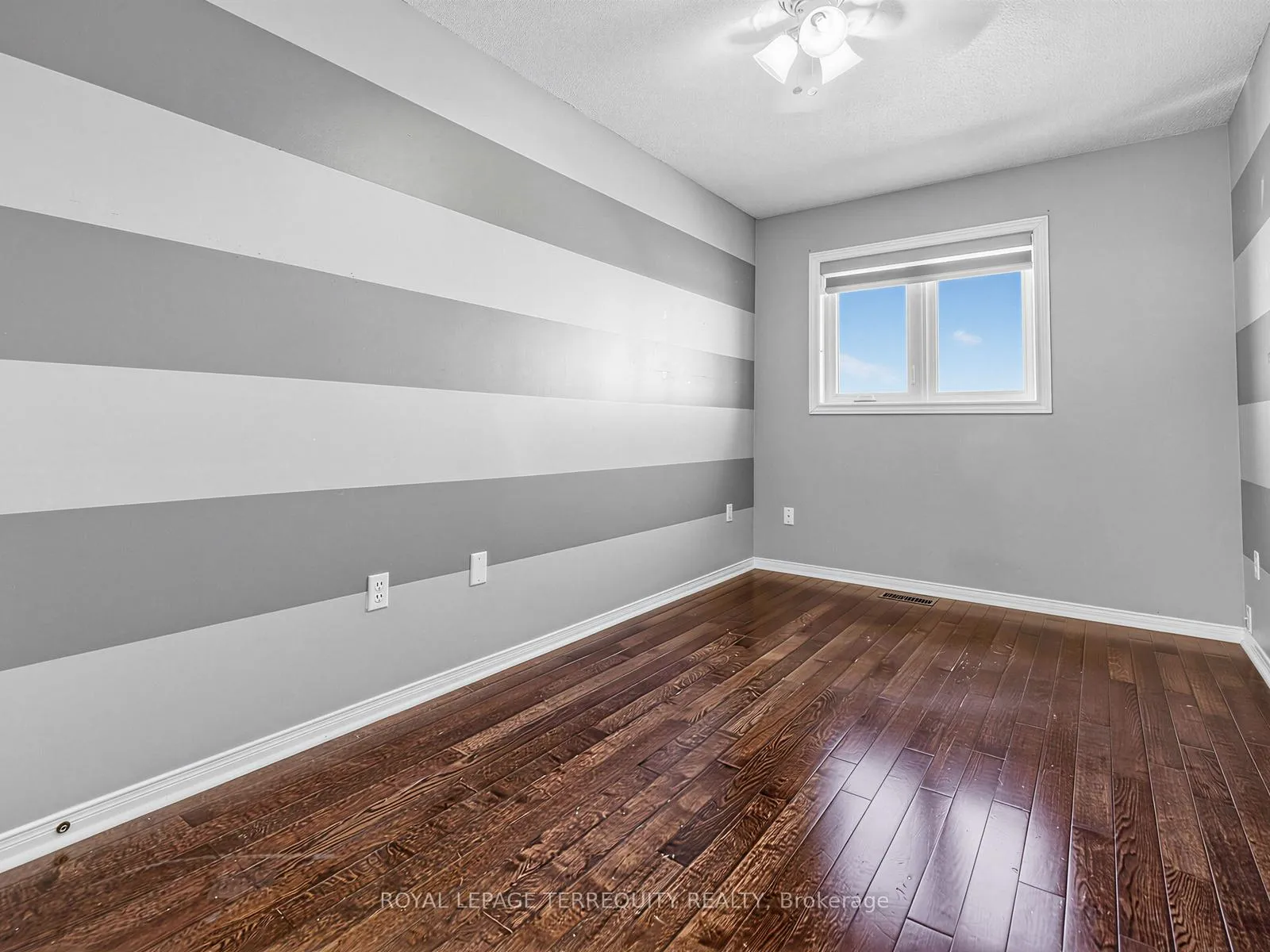 Photo 26 of 284 Pinnacle Trail, Aurora, Bayview Wellington — HOMEH