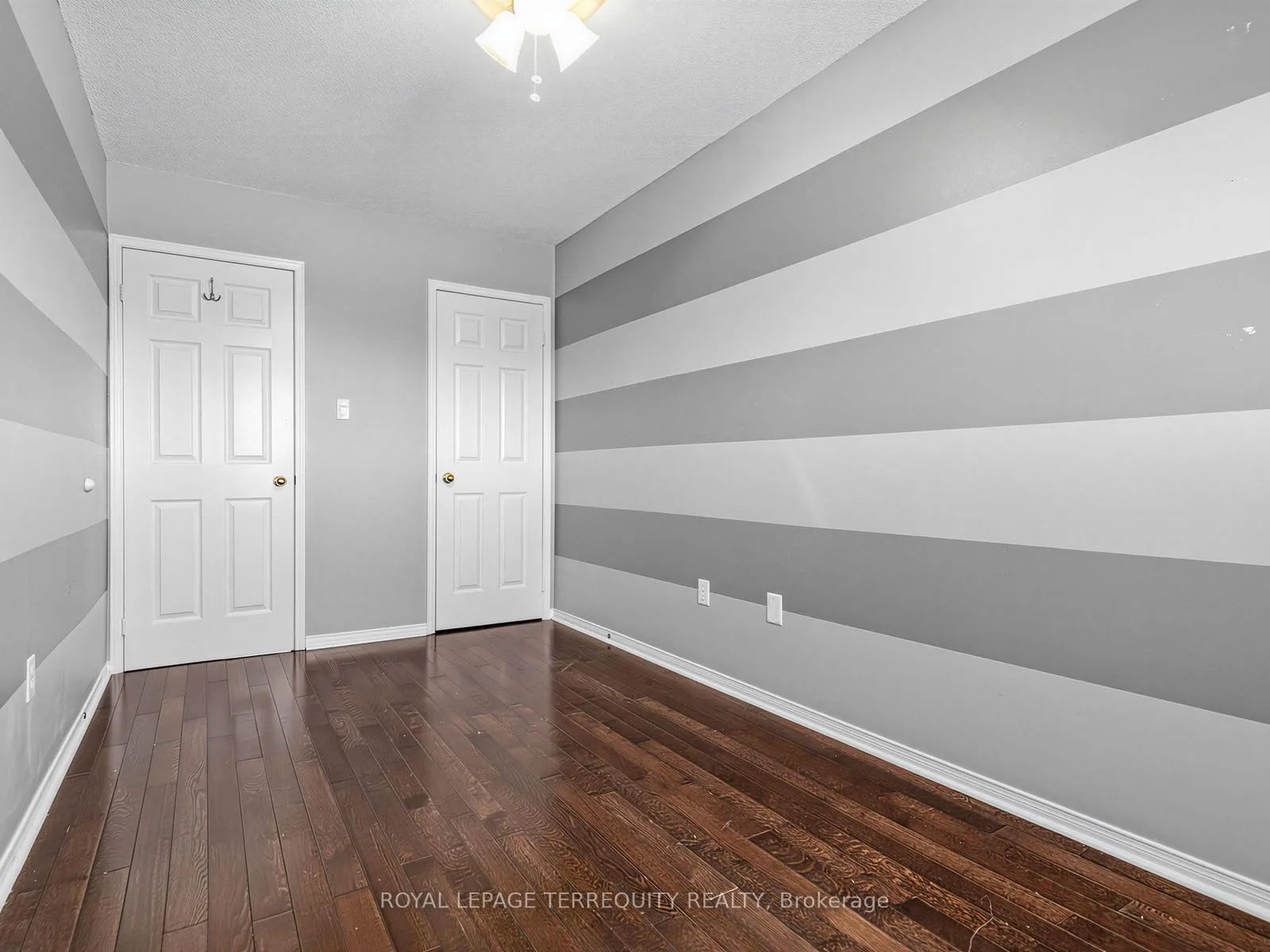 Photo 27 of 284 Pinnacle Trail, Aurora, Bayview Wellington — HOMEH