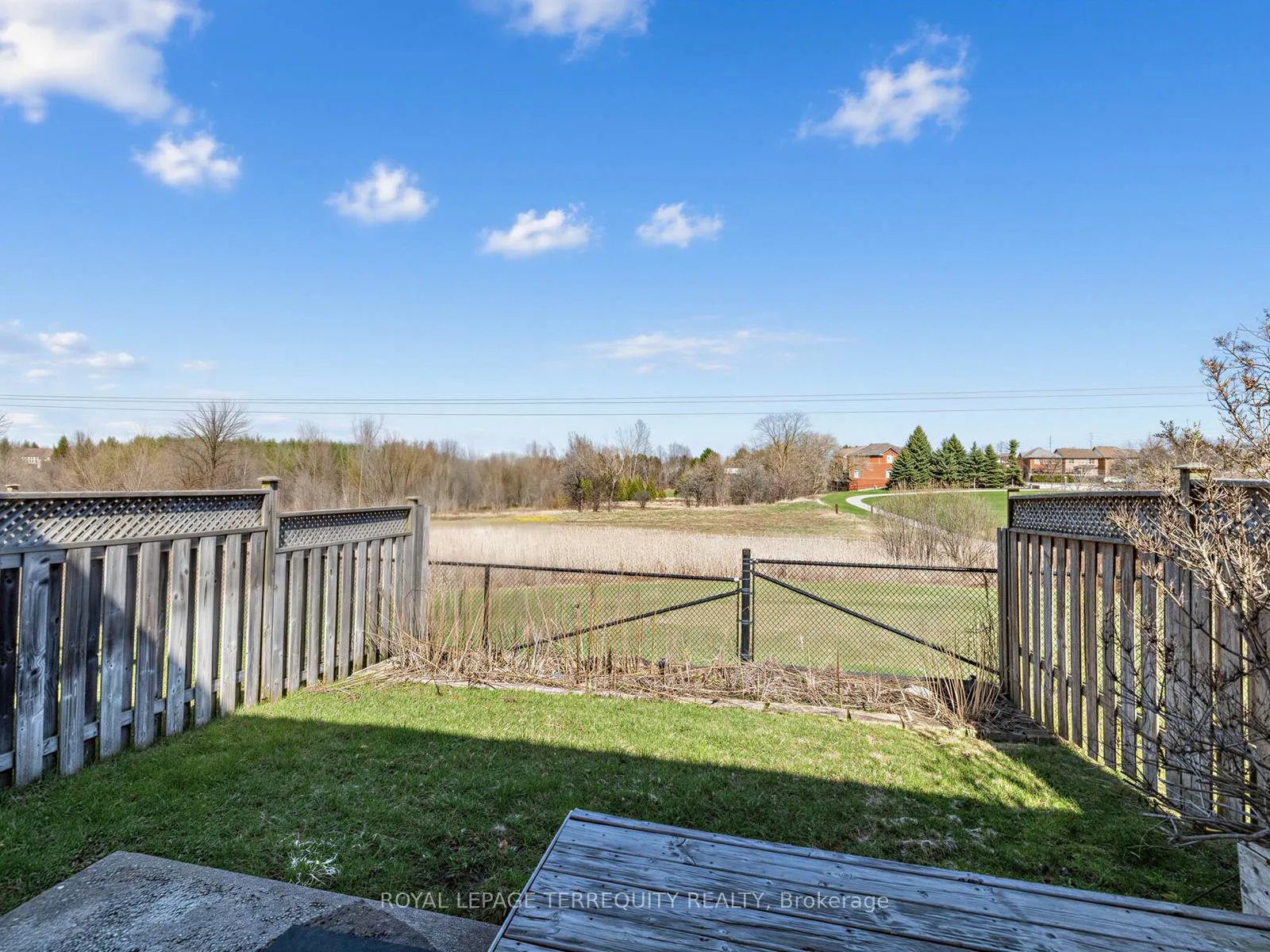 Photo 33 of 284 Pinnacle Trail, Aurora, Bayview Wellington — HOMEH