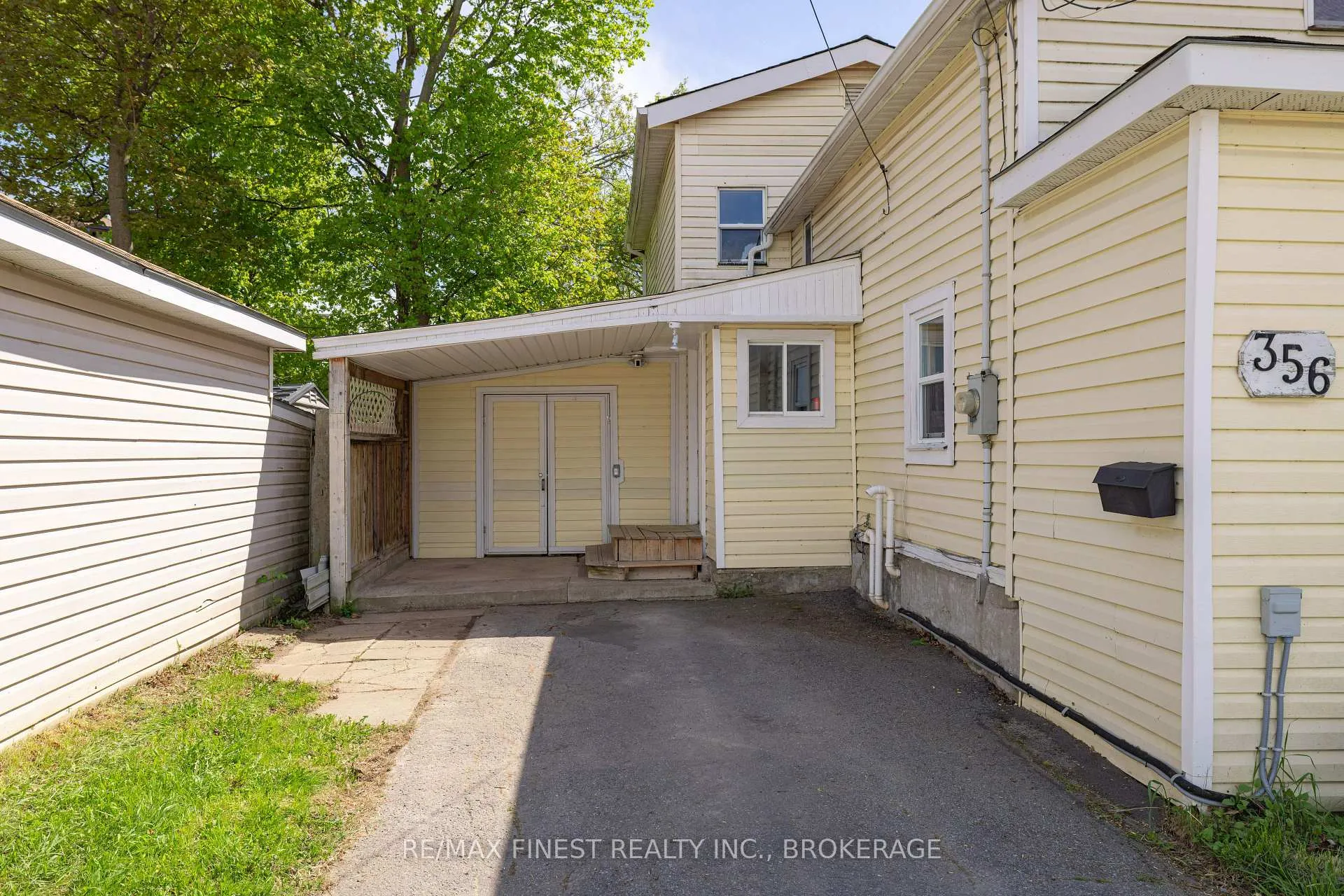 Photo 2 of 356 York Street, Kingston, East of Sir John A. Blvd — HOMEH