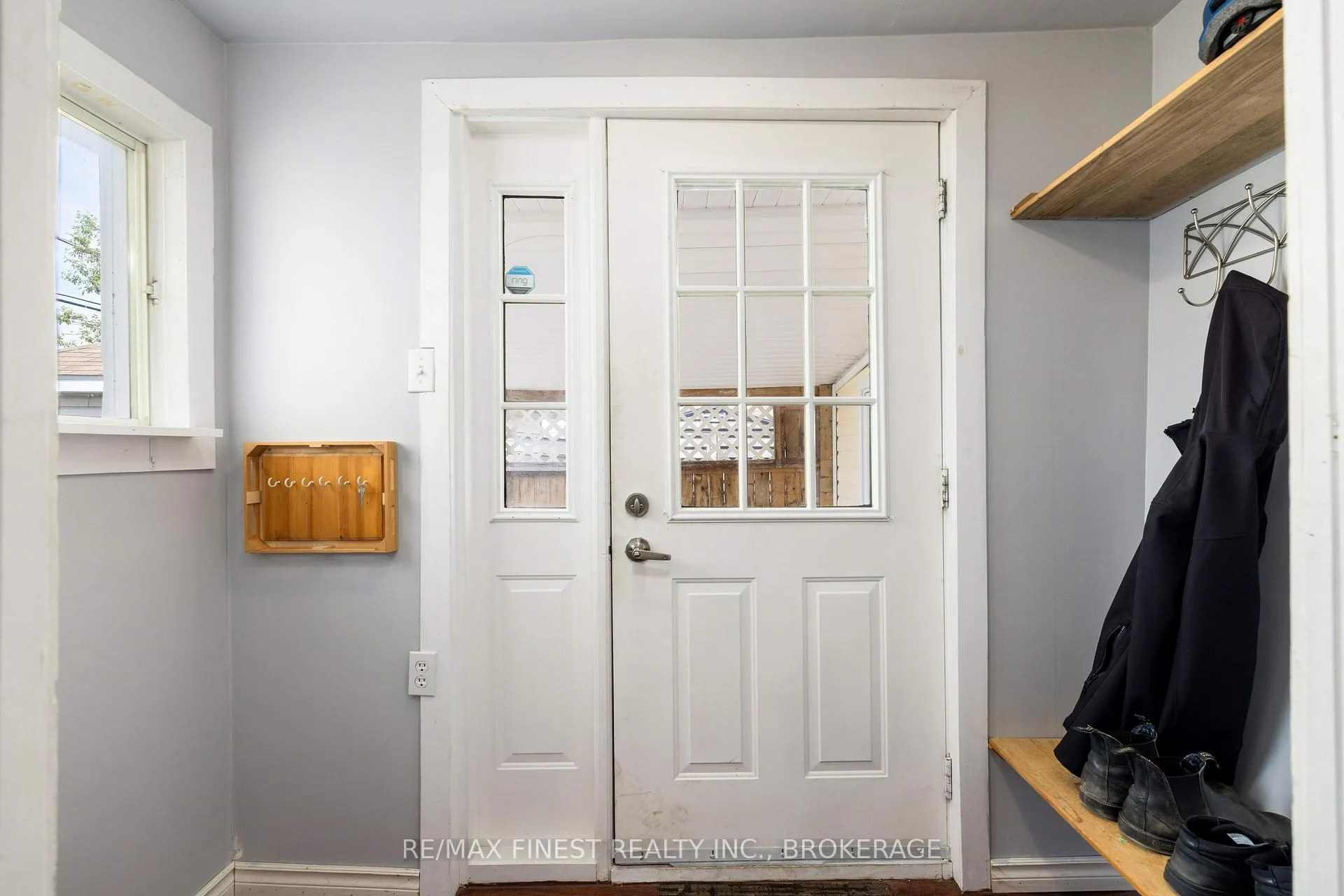 Photo 4 of 356 York Street, Kingston, East of Sir John A. Blvd — HOMEH