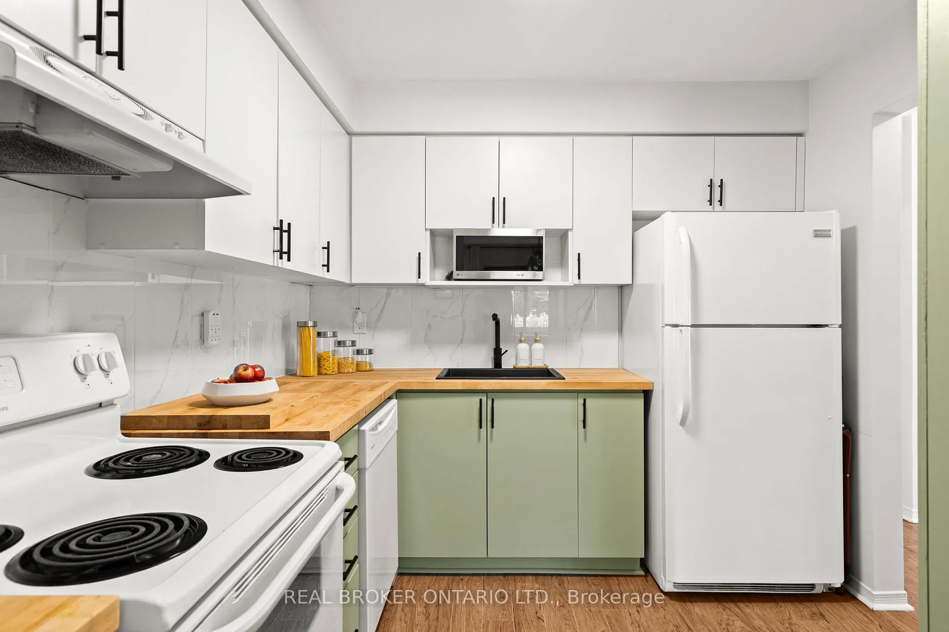 Photo 2 of Unit 5, 50 Loggers Run, Barrie, Ardagh — HOMEH