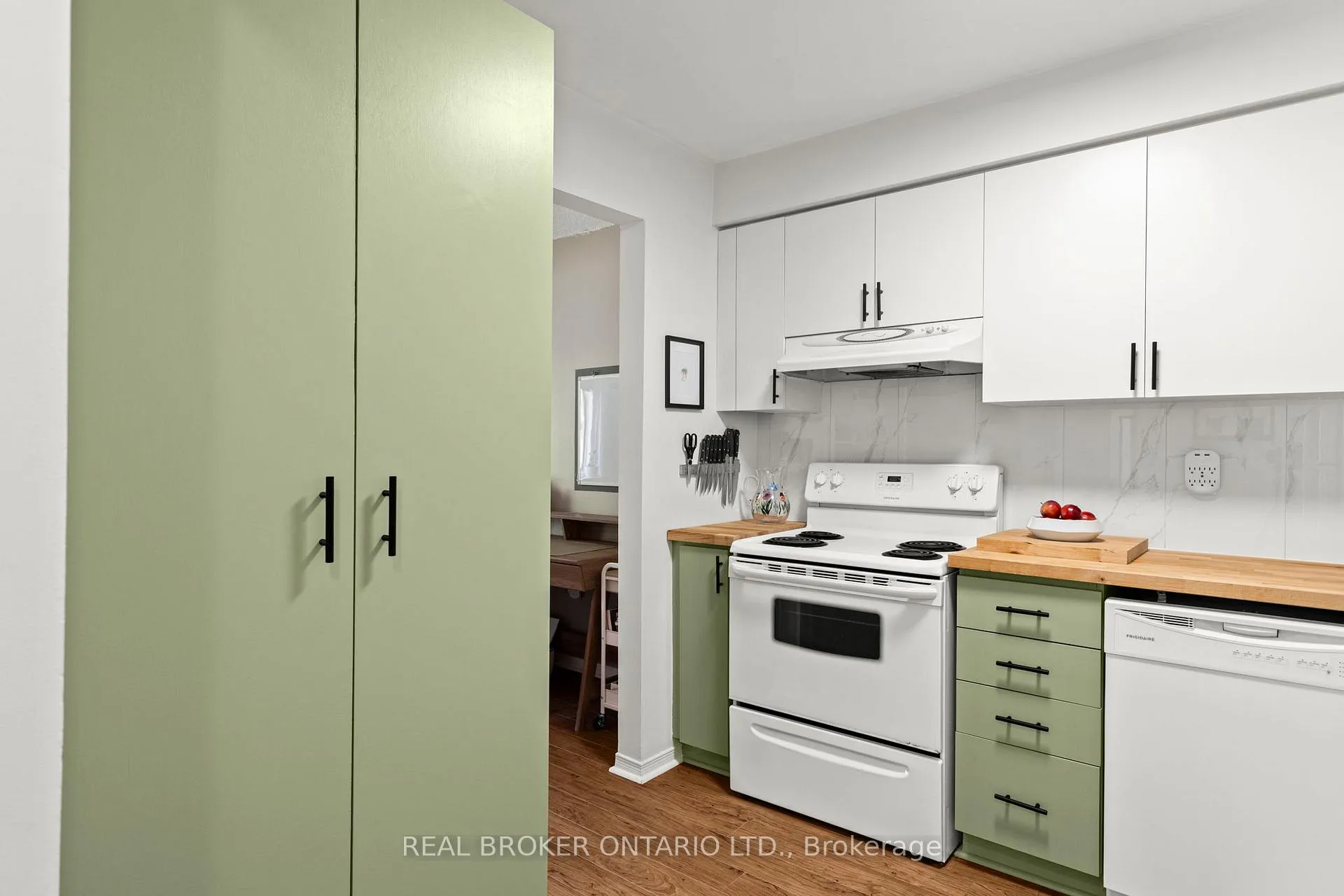 Photo 4 of Unit 5, 50 Loggers Run, Barrie, Ardagh — HOMEH