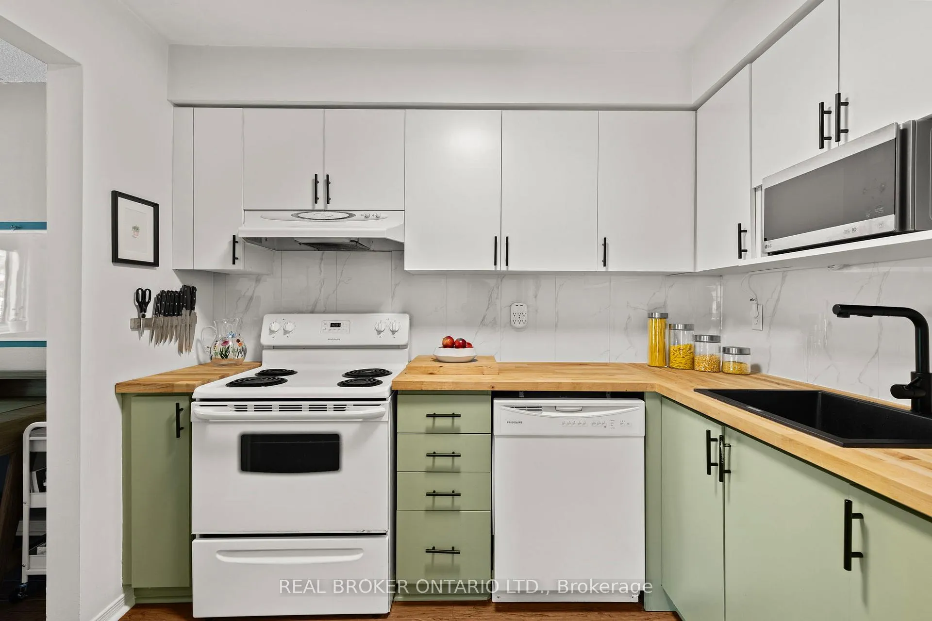 Photo 7 of Unit 5, 50 Loggers Run, Barrie, Ardagh — HOMEH