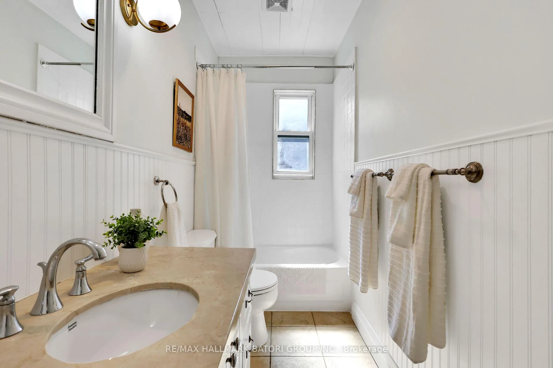 Photo 12 of 150 Briar Hill Avenue, Toronto, Lawrence Park South — HOMEH