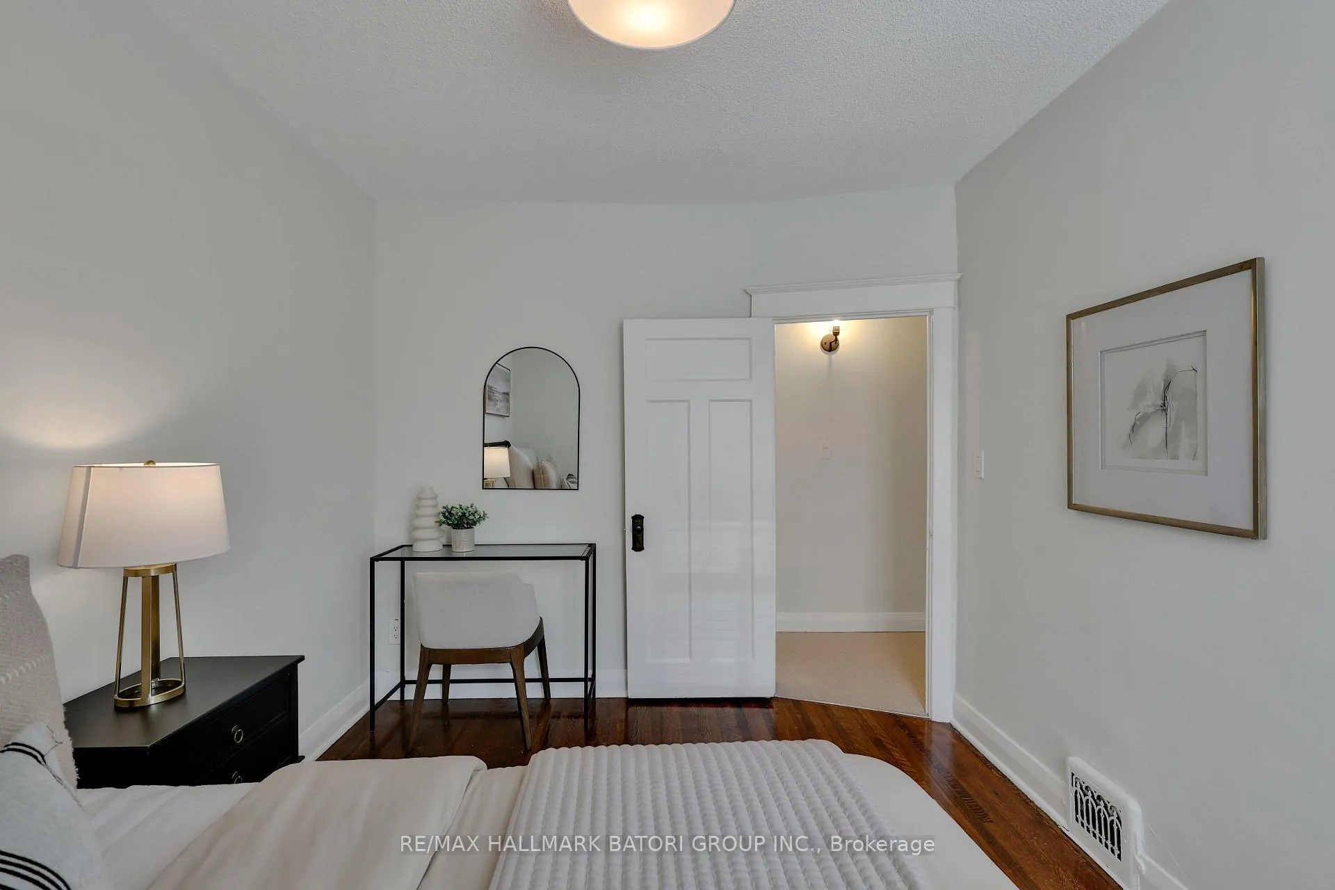 Photo 17 of 150 Briar Hill Avenue, Toronto, Lawrence Park South — HOMEH