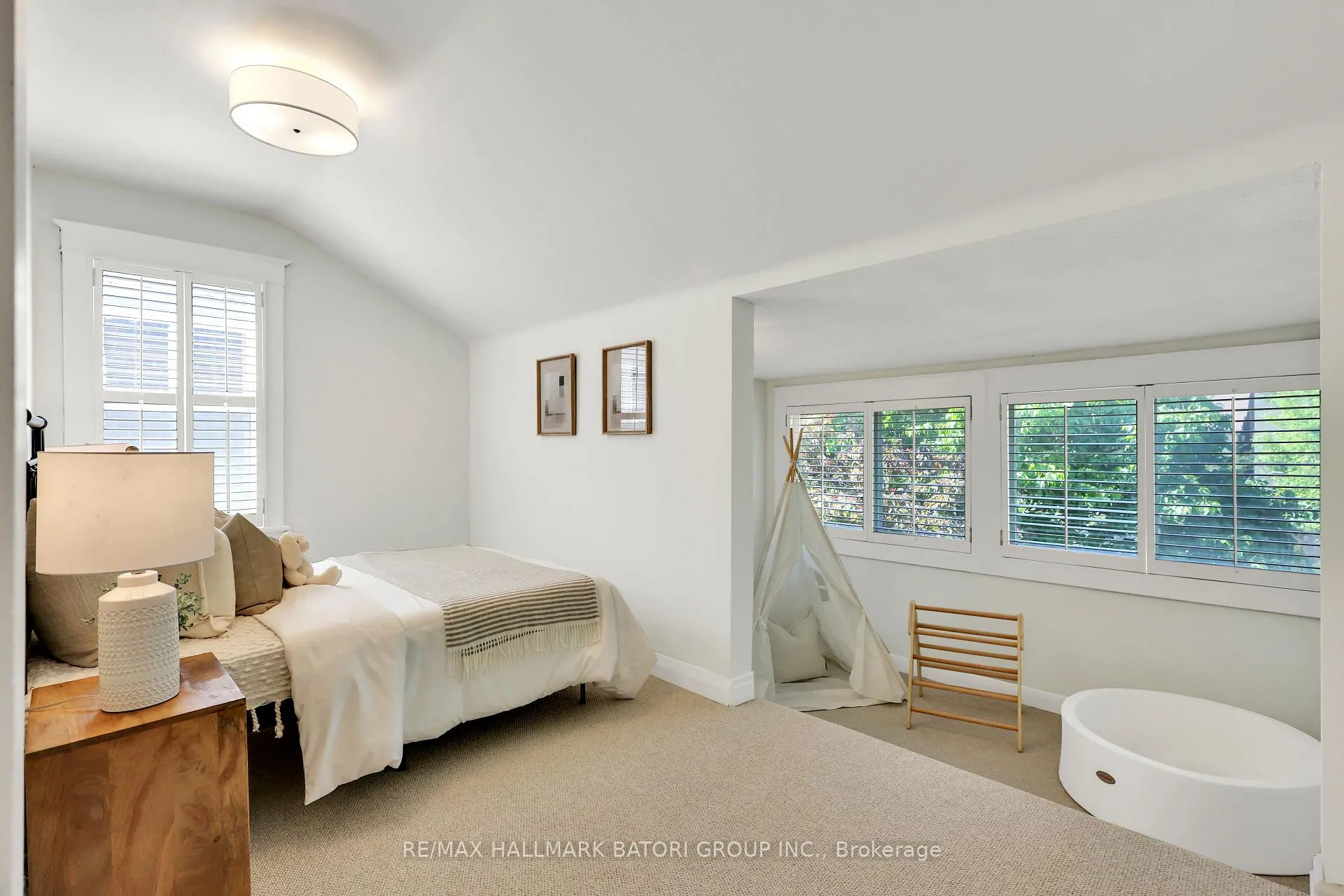 Photo 19 of 150 Briar Hill Avenue, Toronto, Lawrence Park South — HOMEH