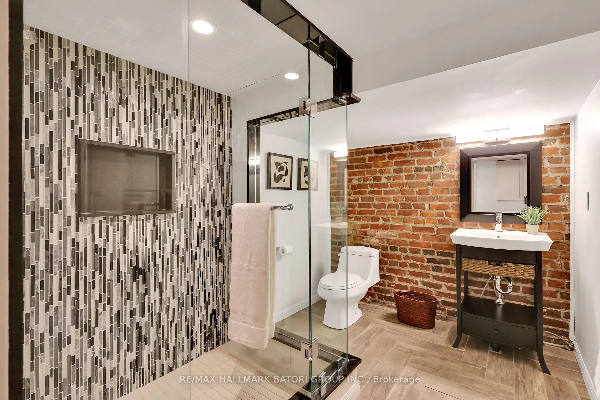 Photo 25 of 150 Briar Hill Avenue, Toronto, Lawrence Park South — HOMEH
