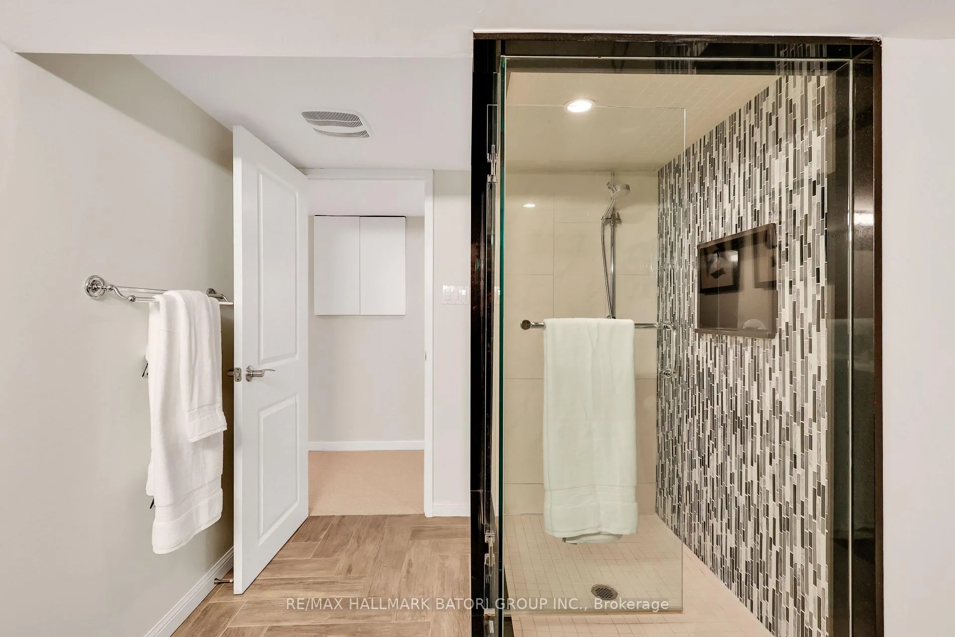 Photo 26 of 150 Briar Hill Avenue, Toronto, Lawrence Park South — HOMEH