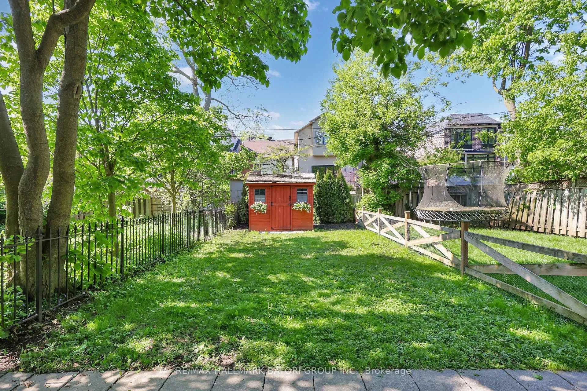 Photo 32 of 150 Briar Hill Avenue, Toronto, Lawrence Park South — HOMEH