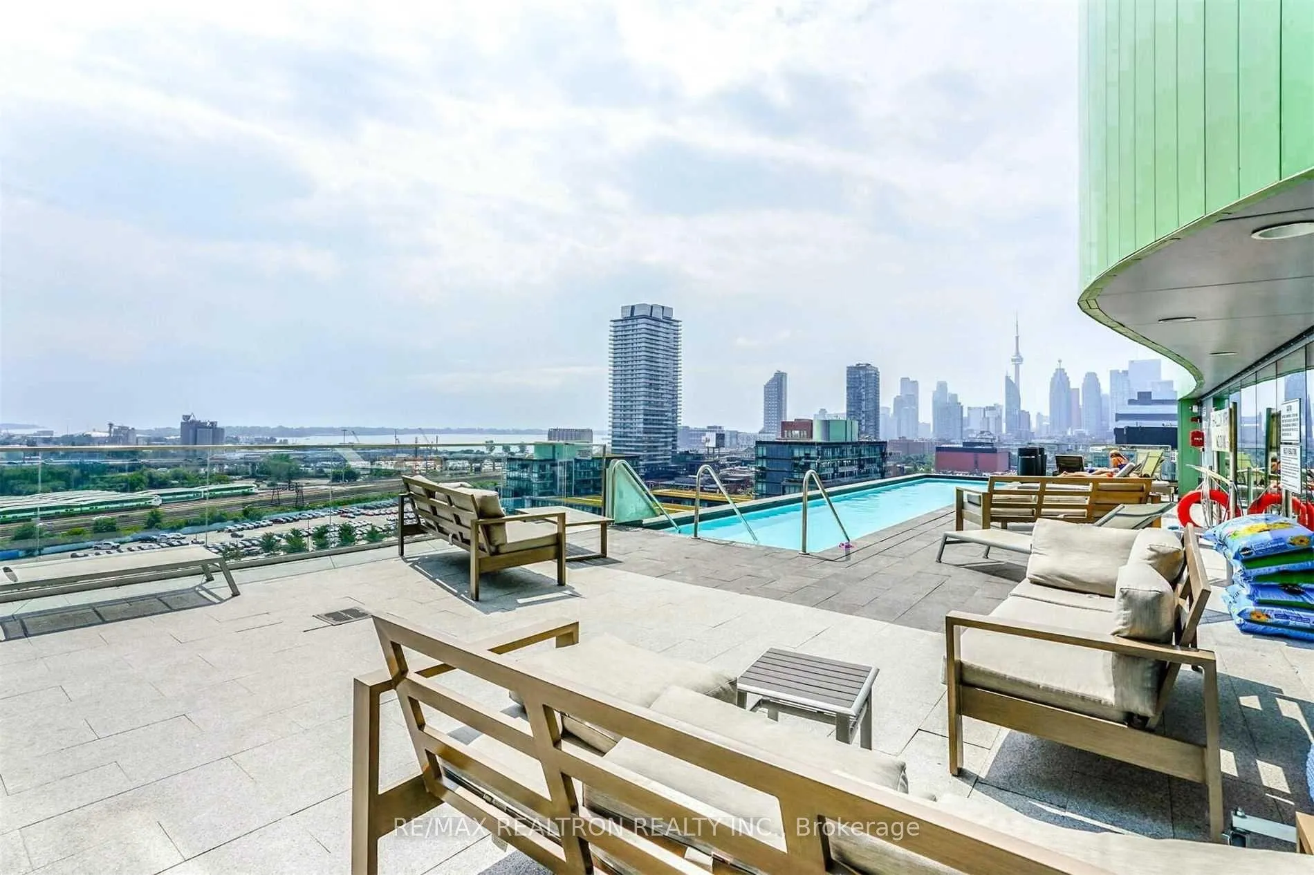Photo 18 of Unit N1101, 120 Bayview Avenue, Toronto, Waterfront Communities — HOMEH