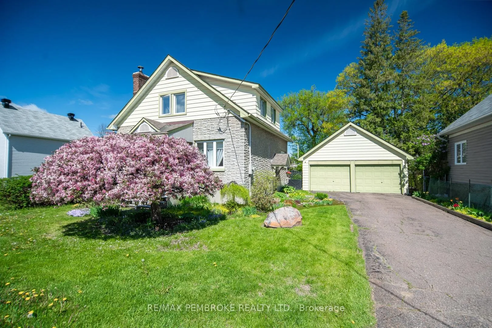 Photo 1 of 554 Eganville Road, Pembroke — HOMEH