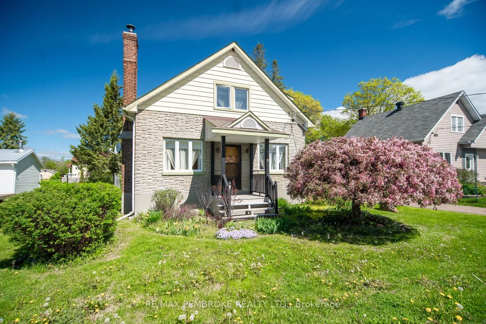 Photo 2 of 554 Eganville Road, Pembroke — HOMEH