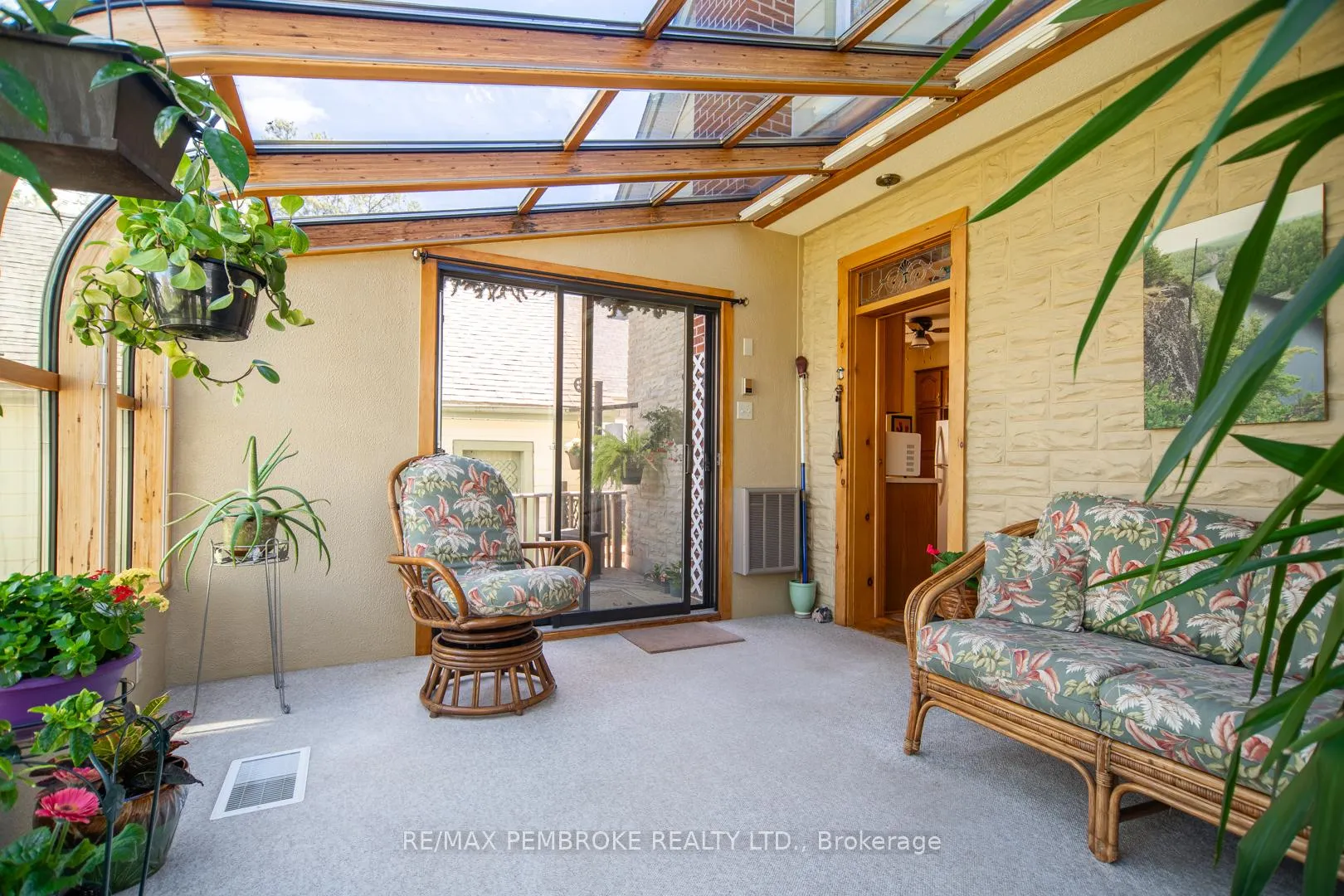 Photo 6 of 554 Eganville Road, Pembroke — HOMEH