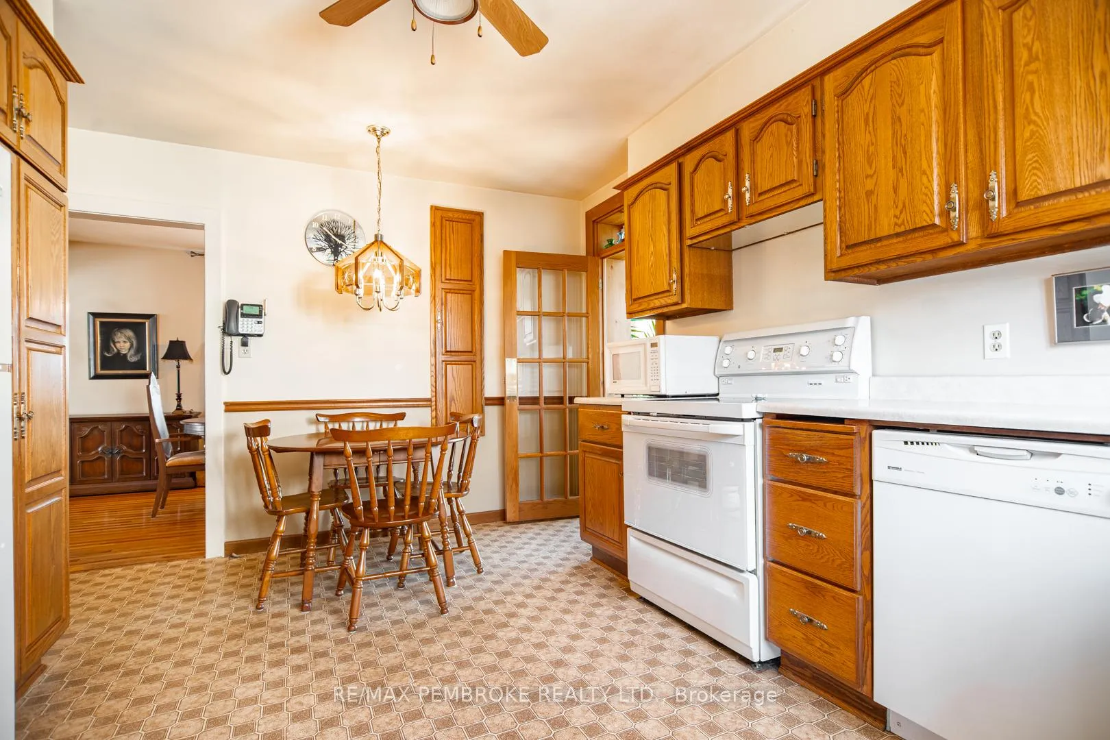Photo 9 of 554 Eganville Road, Pembroke — HOMEH