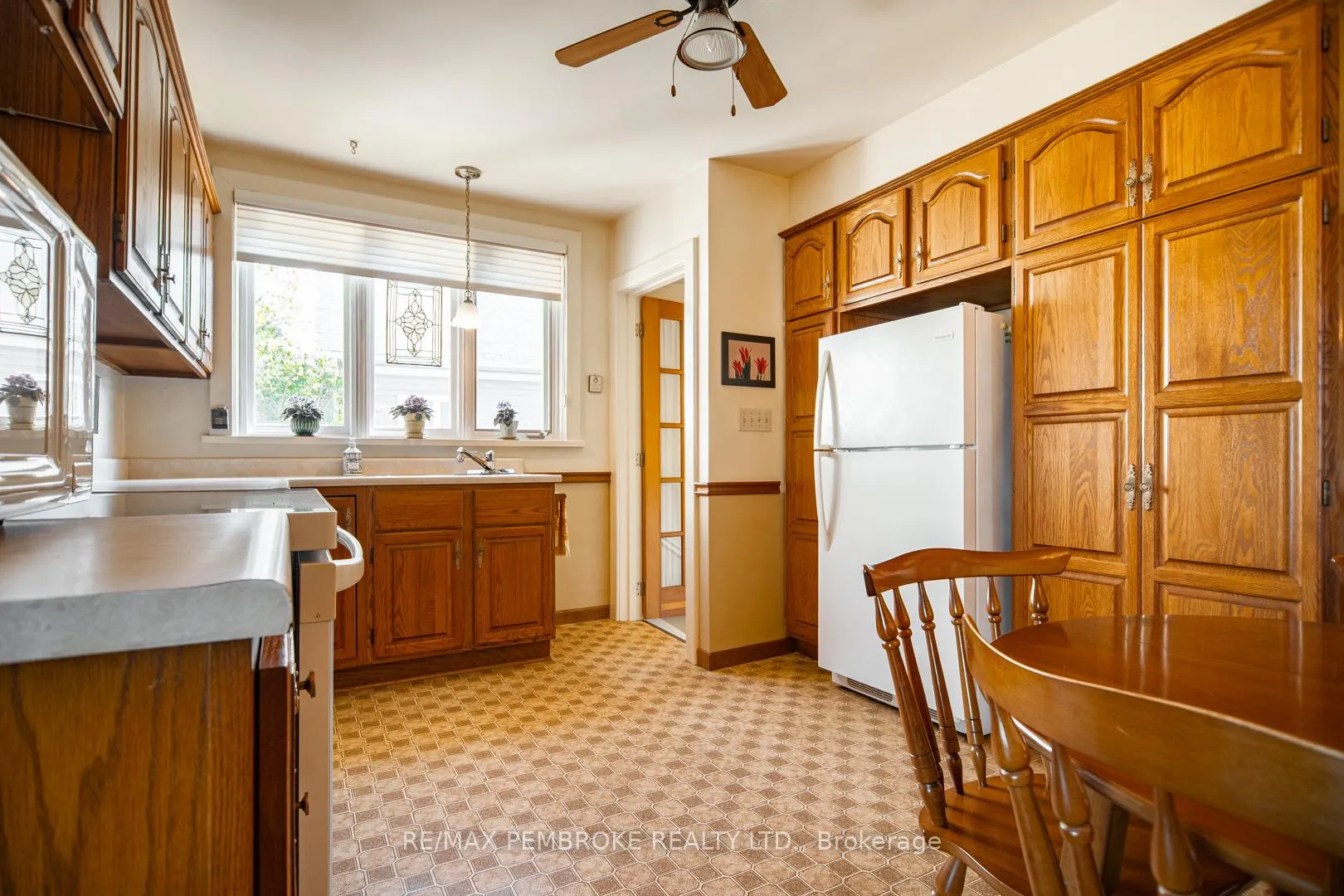 Photo 10 of 554 Eganville Road, Pembroke — HOMEH