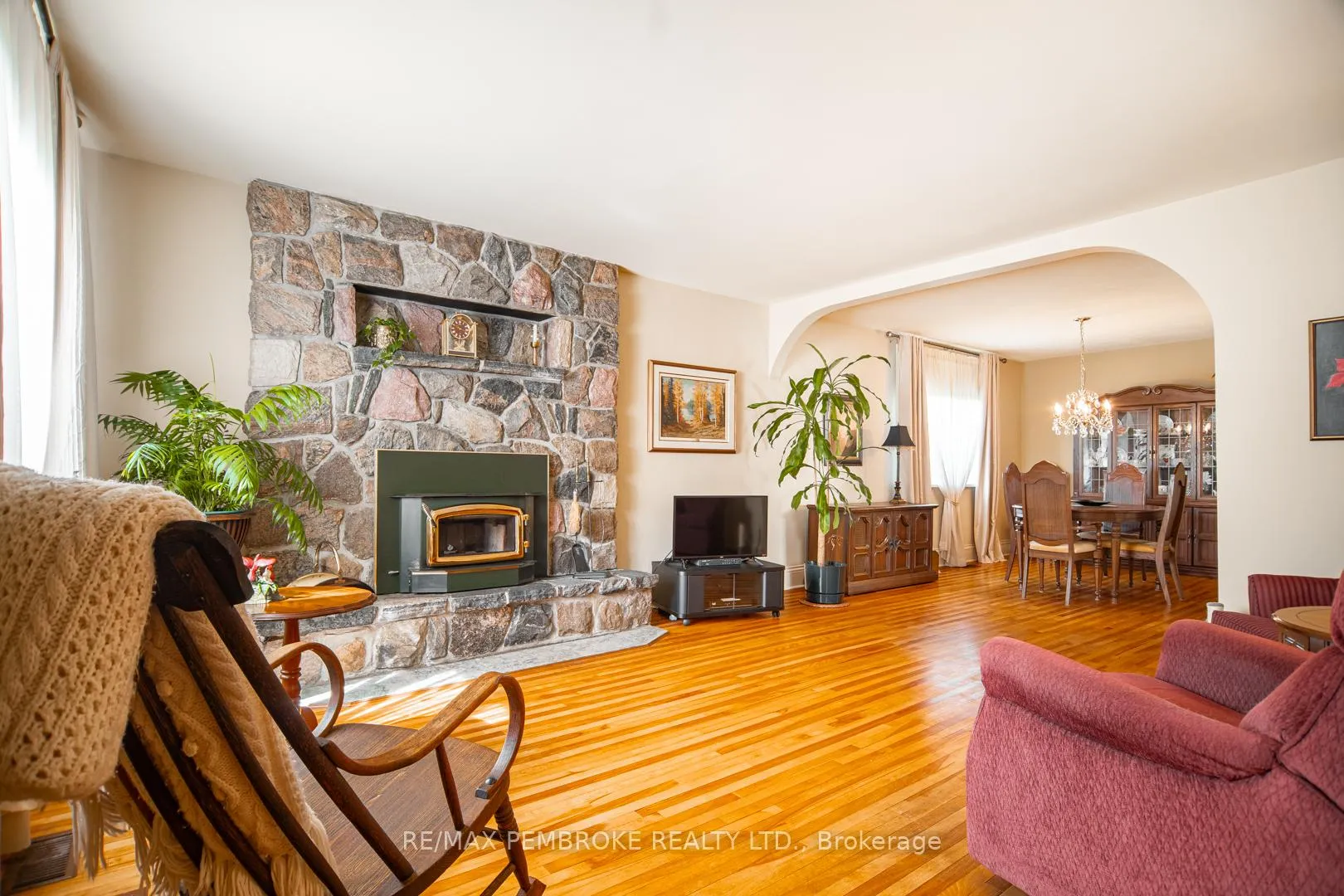 Photo 17 of 554 Eganville Road, Pembroke — HOMEH