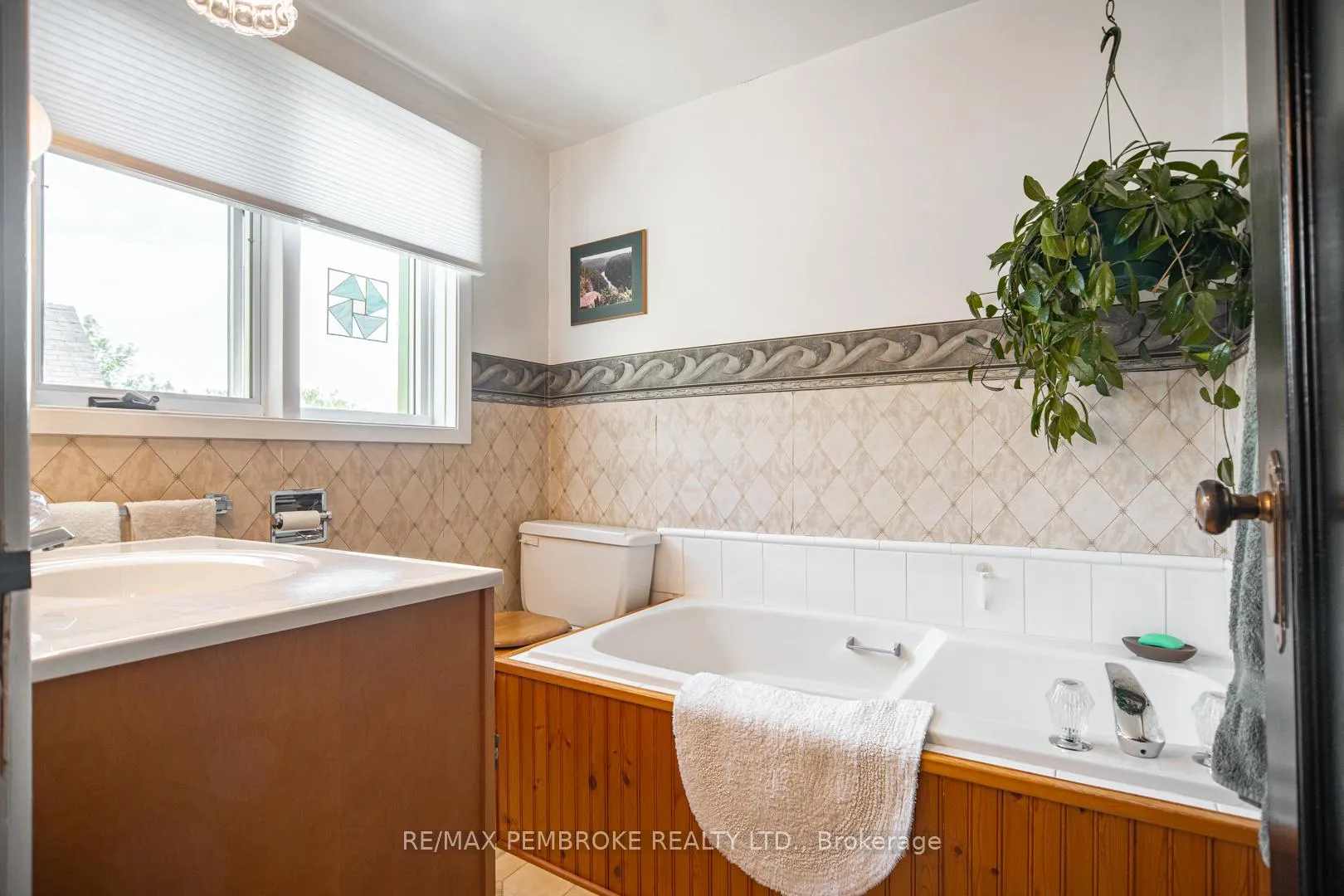 Photo 27 of 554 Eganville Road, Pembroke — HOMEH