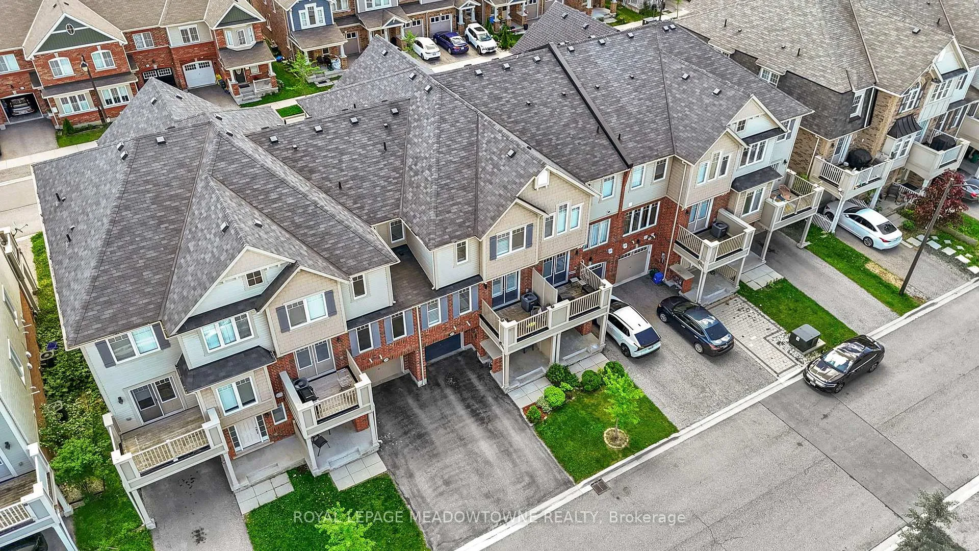 Photo 2 of 20 Suitor Court, Milton, Willmott — HOMEH