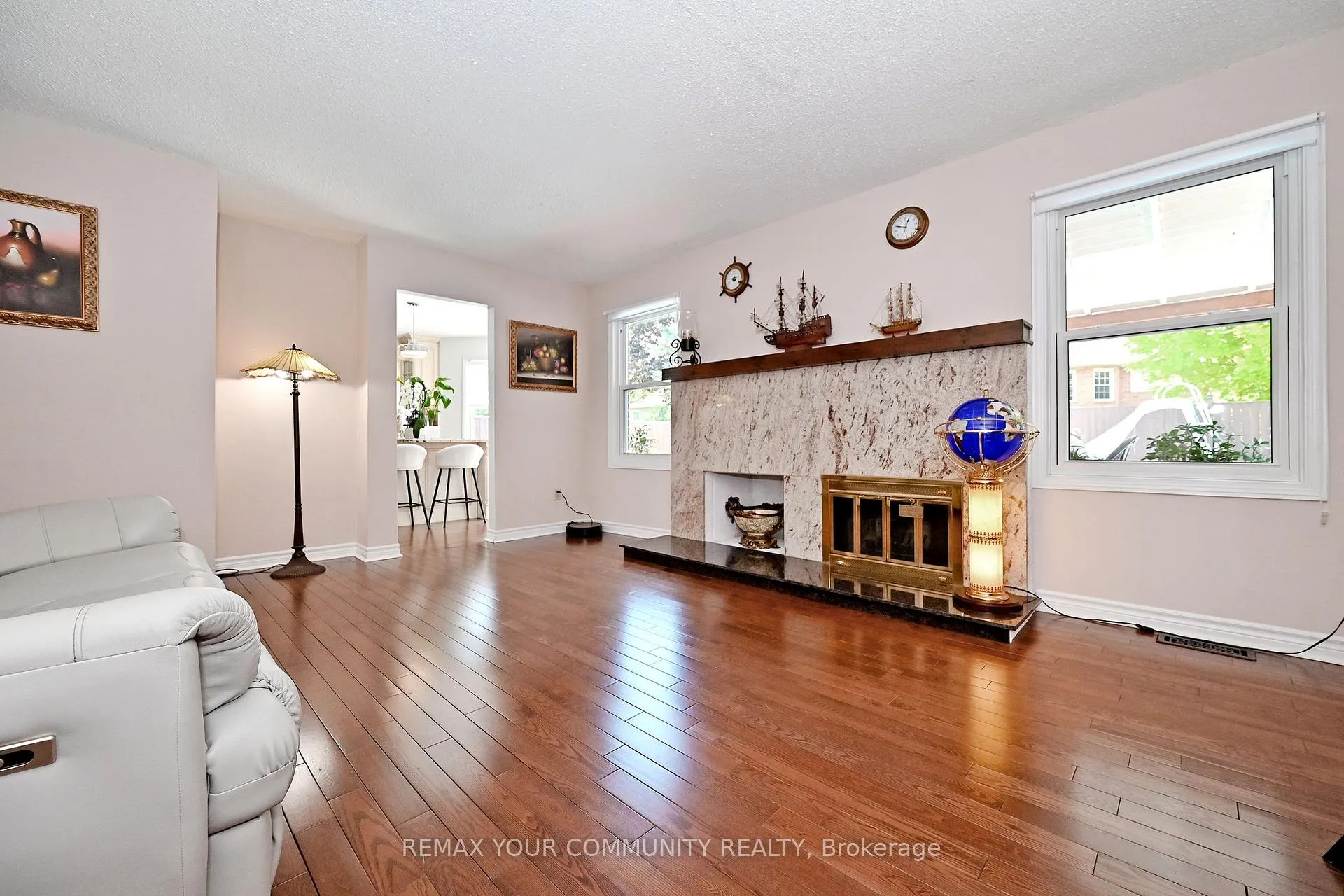 Photo 10 of 48 Haskell Crescent, Aurora, Aurora Highlands — HOMEH