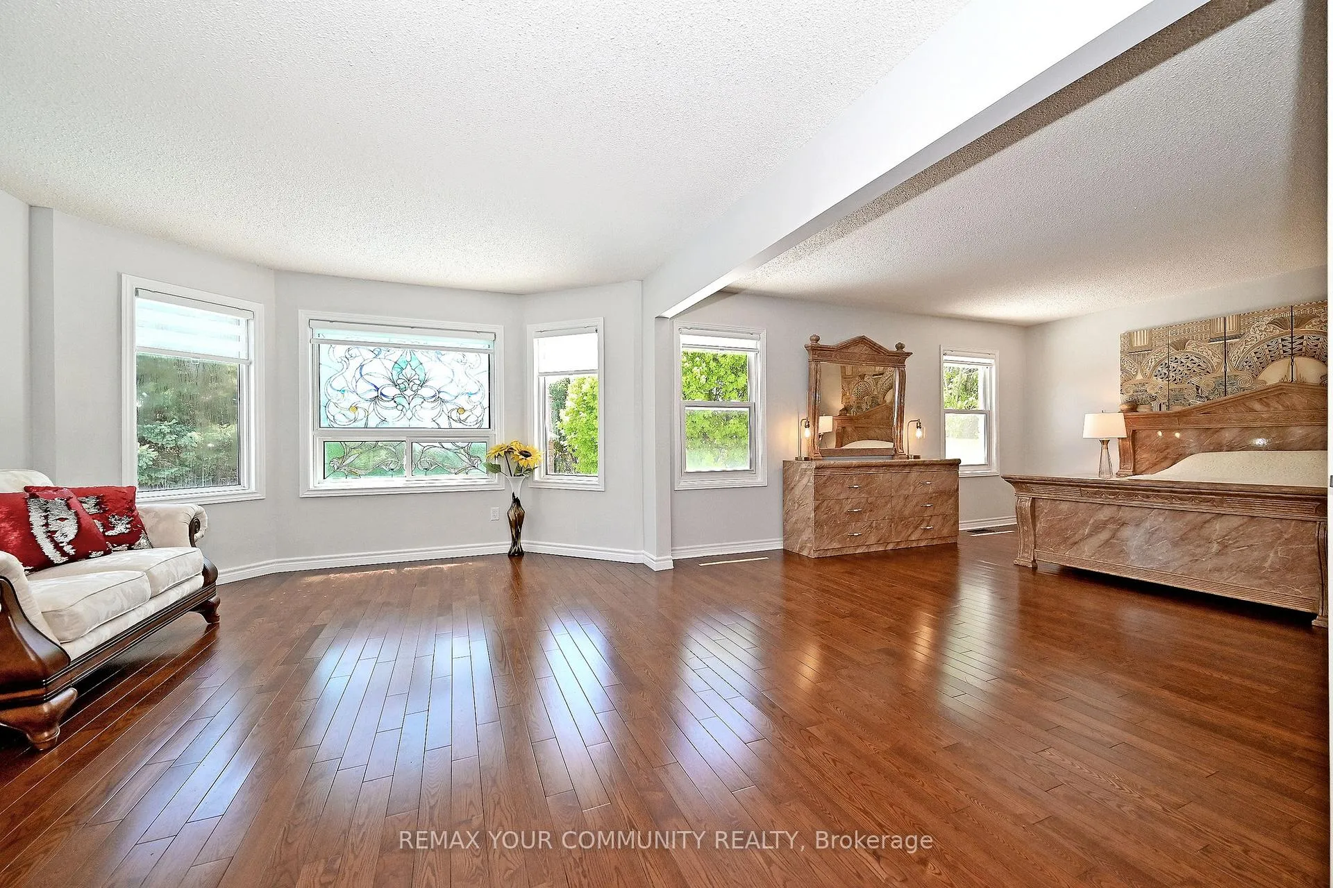 Photo 12 of 48 Haskell Crescent, Aurora, Aurora Highlands — HOMEH