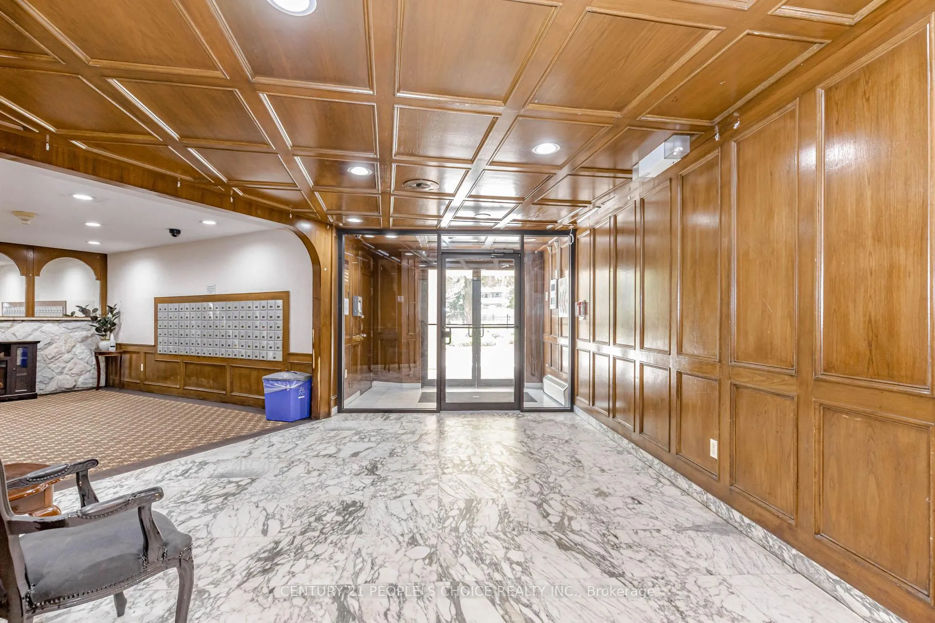 Photo 3 of Unit 906, 3577 Derry Road E, Mississauga, Malton — HOMEH