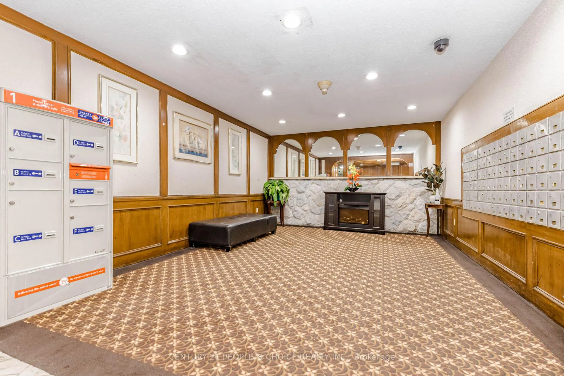 Photo 5 of Unit 906, 3577 Derry Road E, Mississauga, Malton — HOMEH