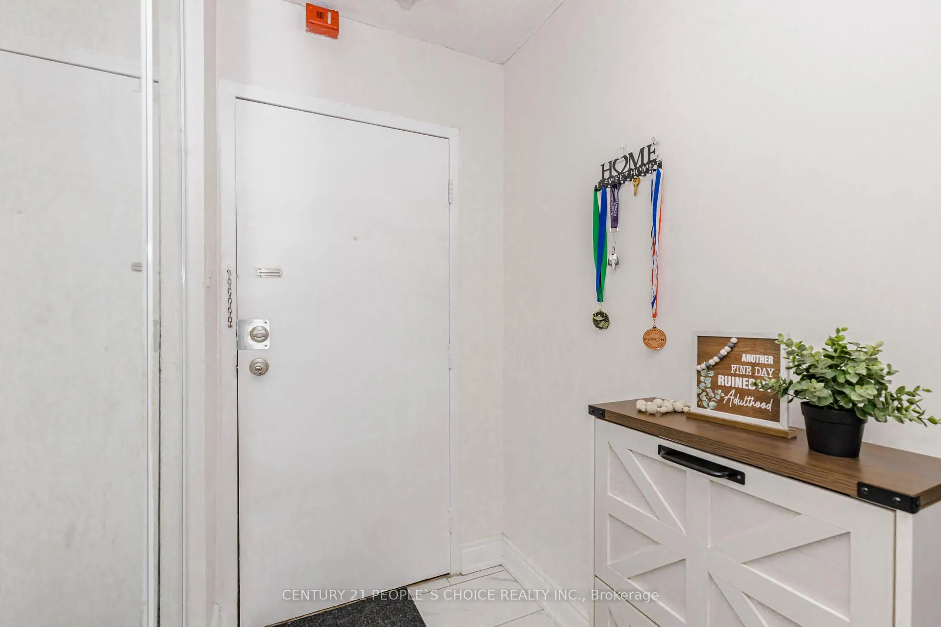 Photo 9 of Unit 906, 3577 Derry Road E, Mississauga, Malton — HOMEH