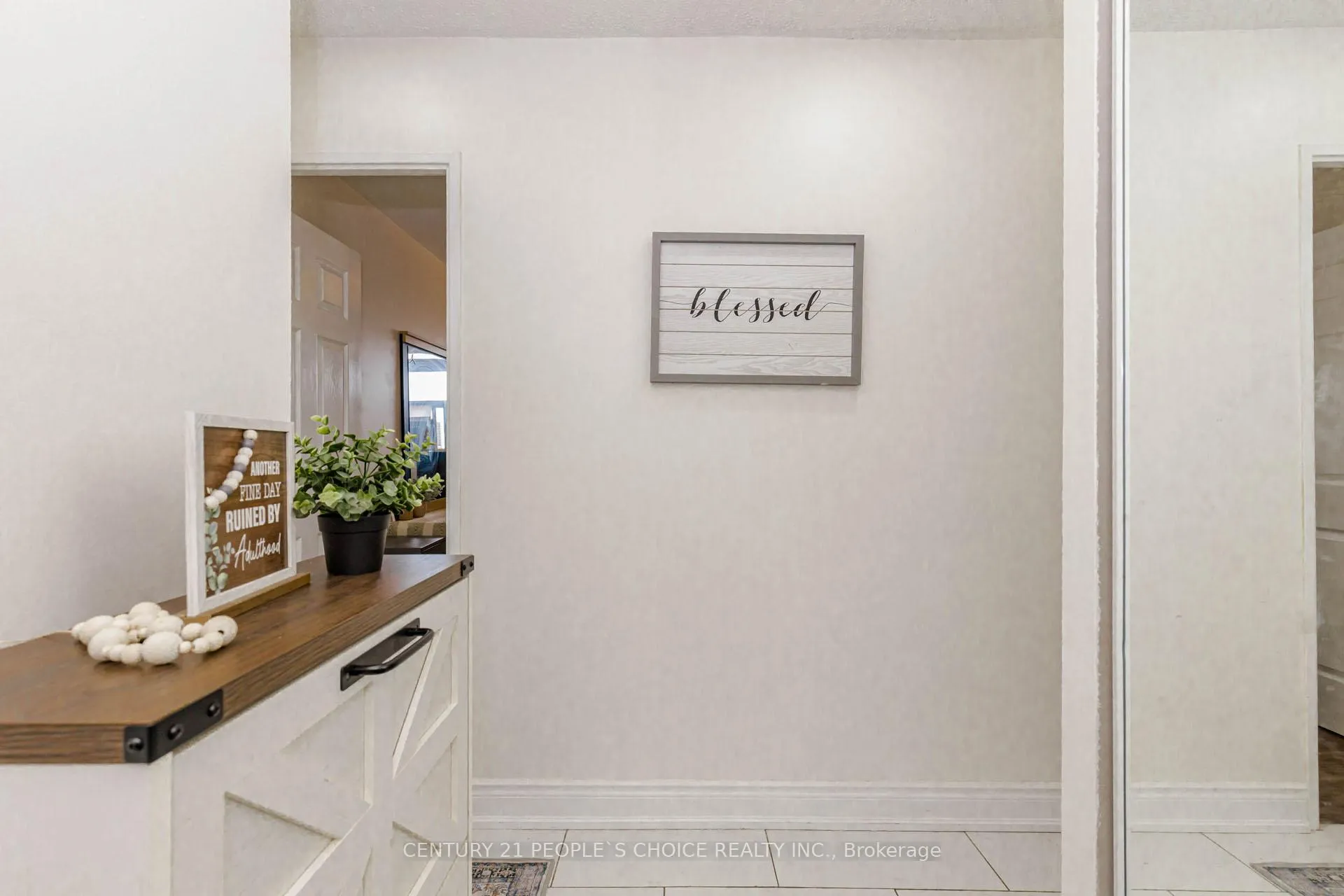 Photo 10 of Unit 906, 3577 Derry Road E, Mississauga, Malton — HOMEH