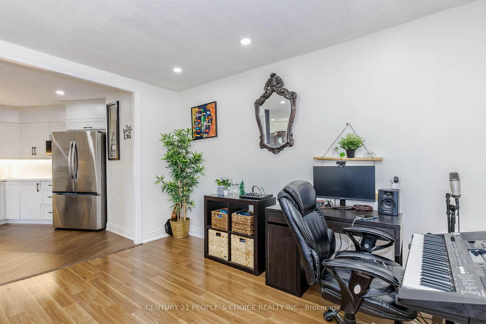Photo 14 of Unit 906, 3577 Derry Road E, Mississauga, Malton — HOMEH