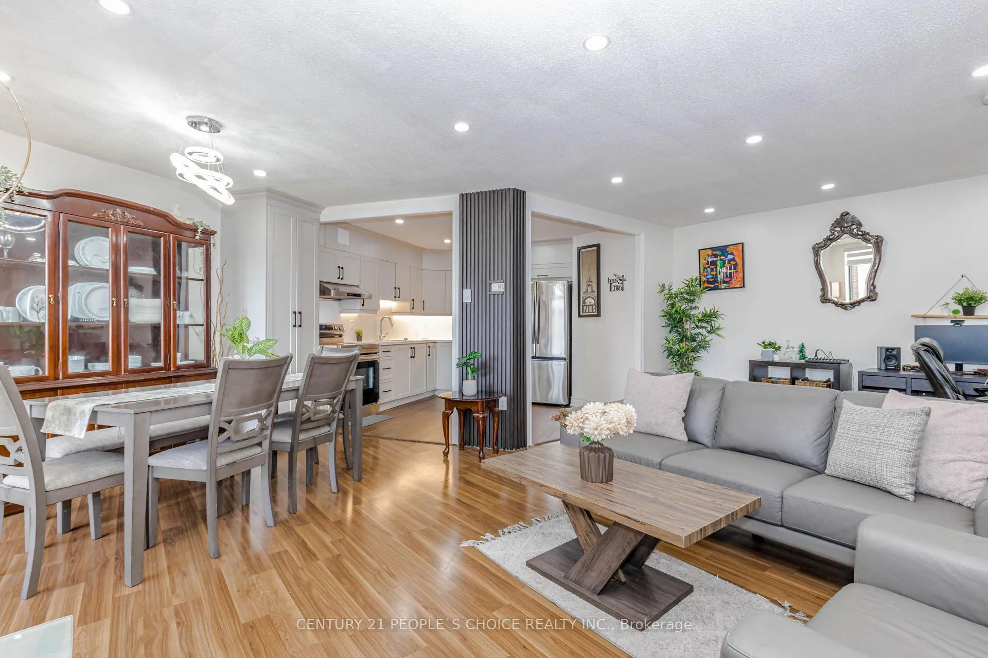 Photo 17 of Unit 906, 3577 Derry Road E, Mississauga, Malton — HOMEH