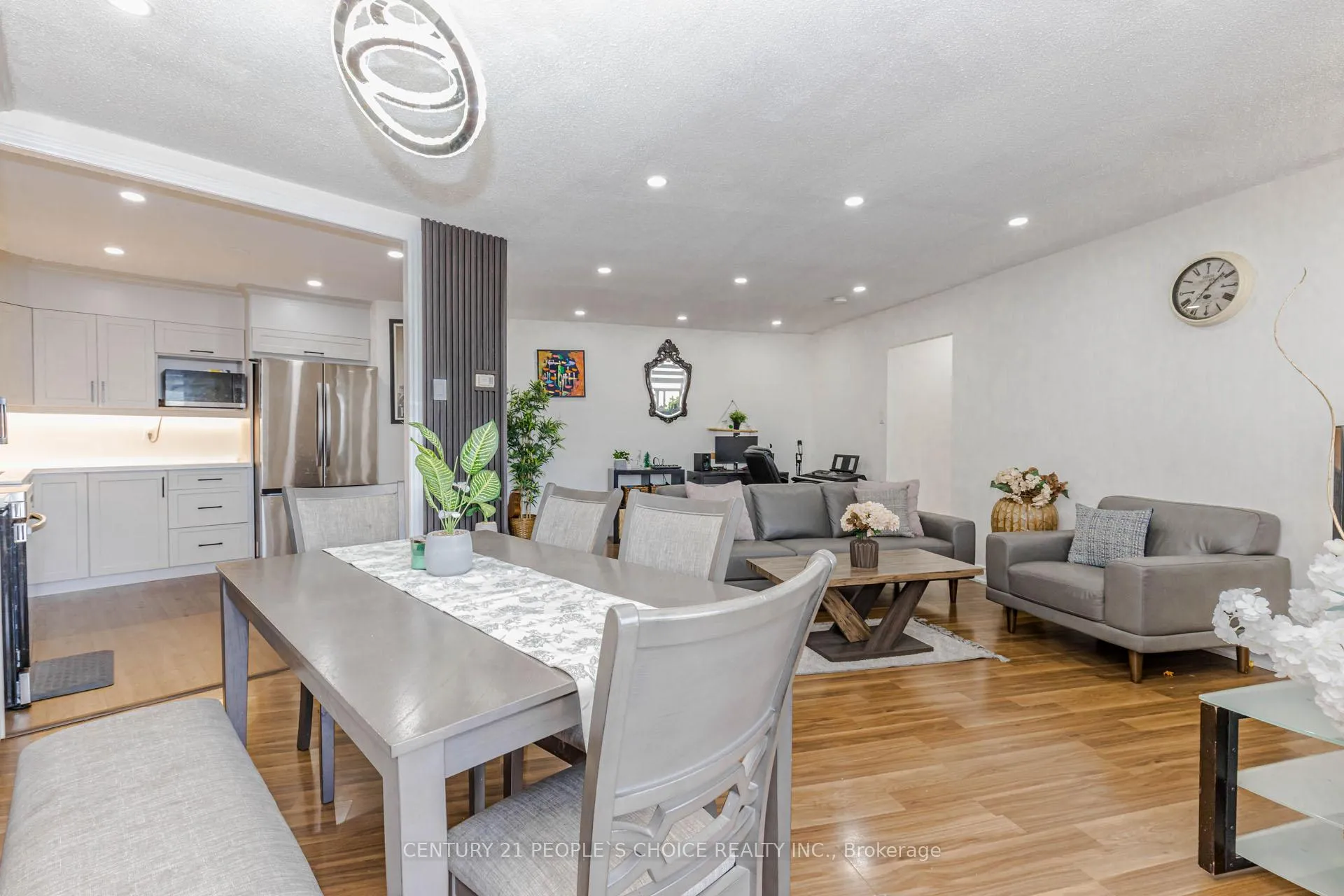 Photo 20 of Unit 906, 3577 Derry Road E, Mississauga, Malton — HOMEH