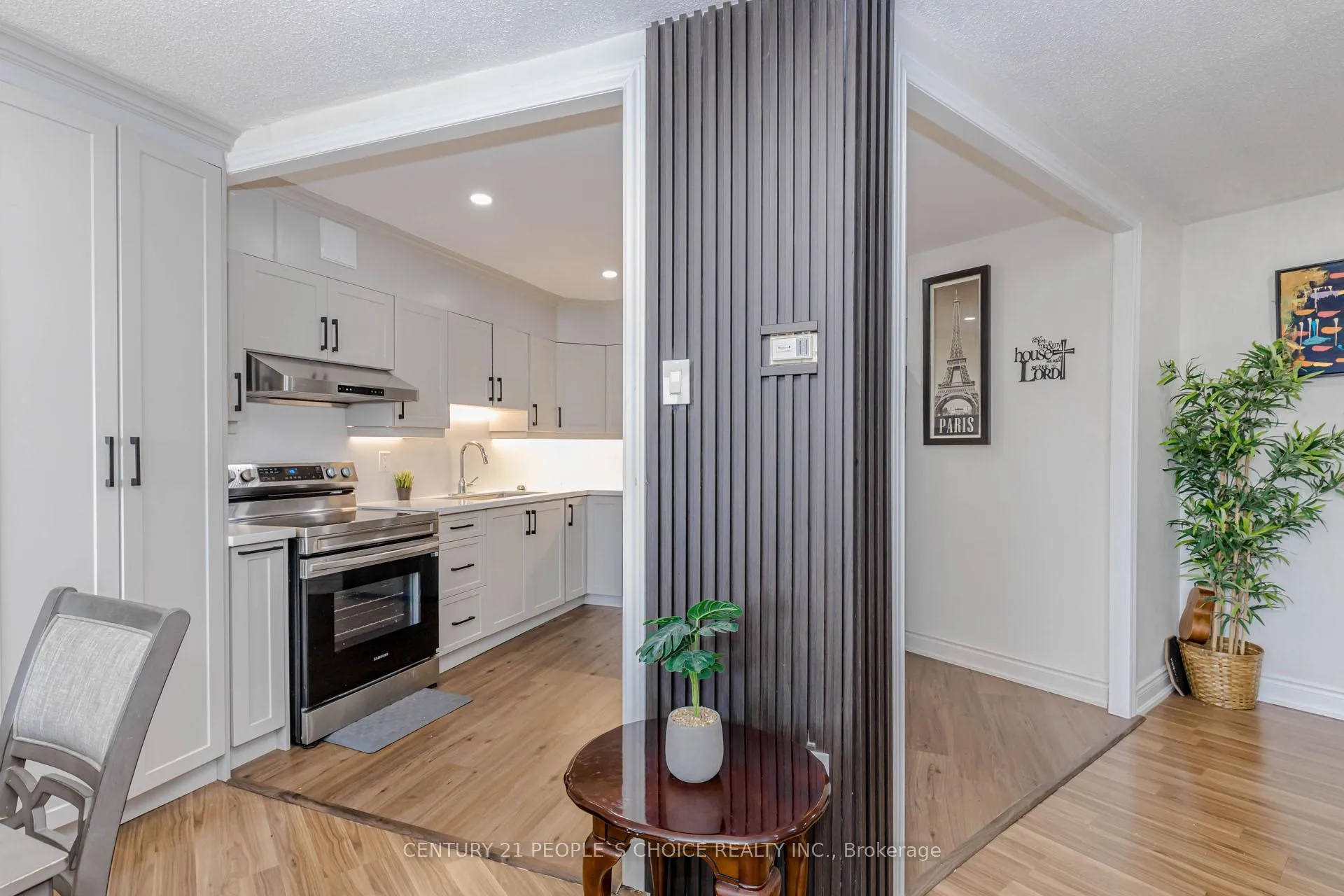 Photo 21 of Unit 906, 3577 Derry Road E, Mississauga, Malton — HOMEH