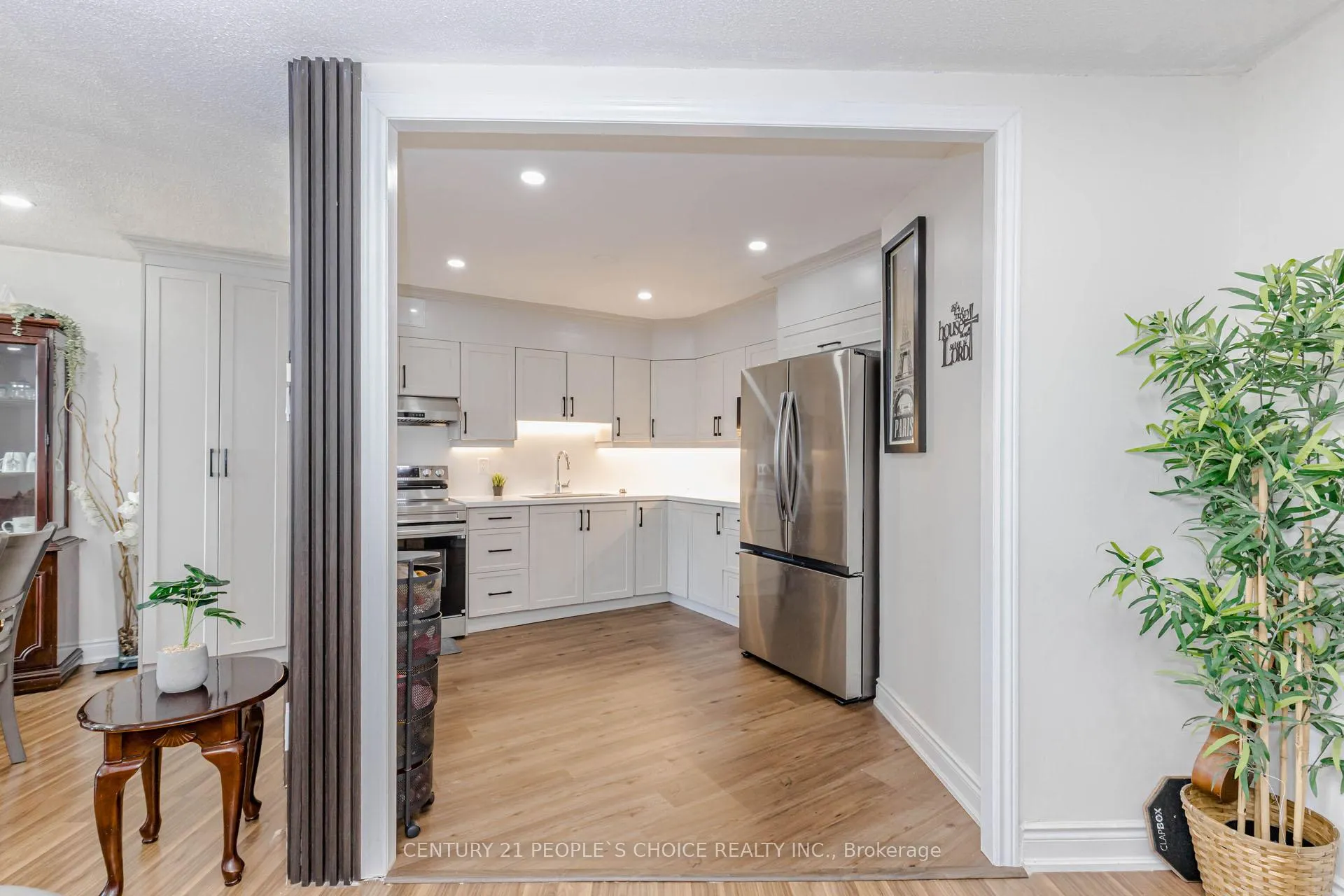 Photo 22 of Unit 906, 3577 Derry Road E, Mississauga, Malton — HOMEH