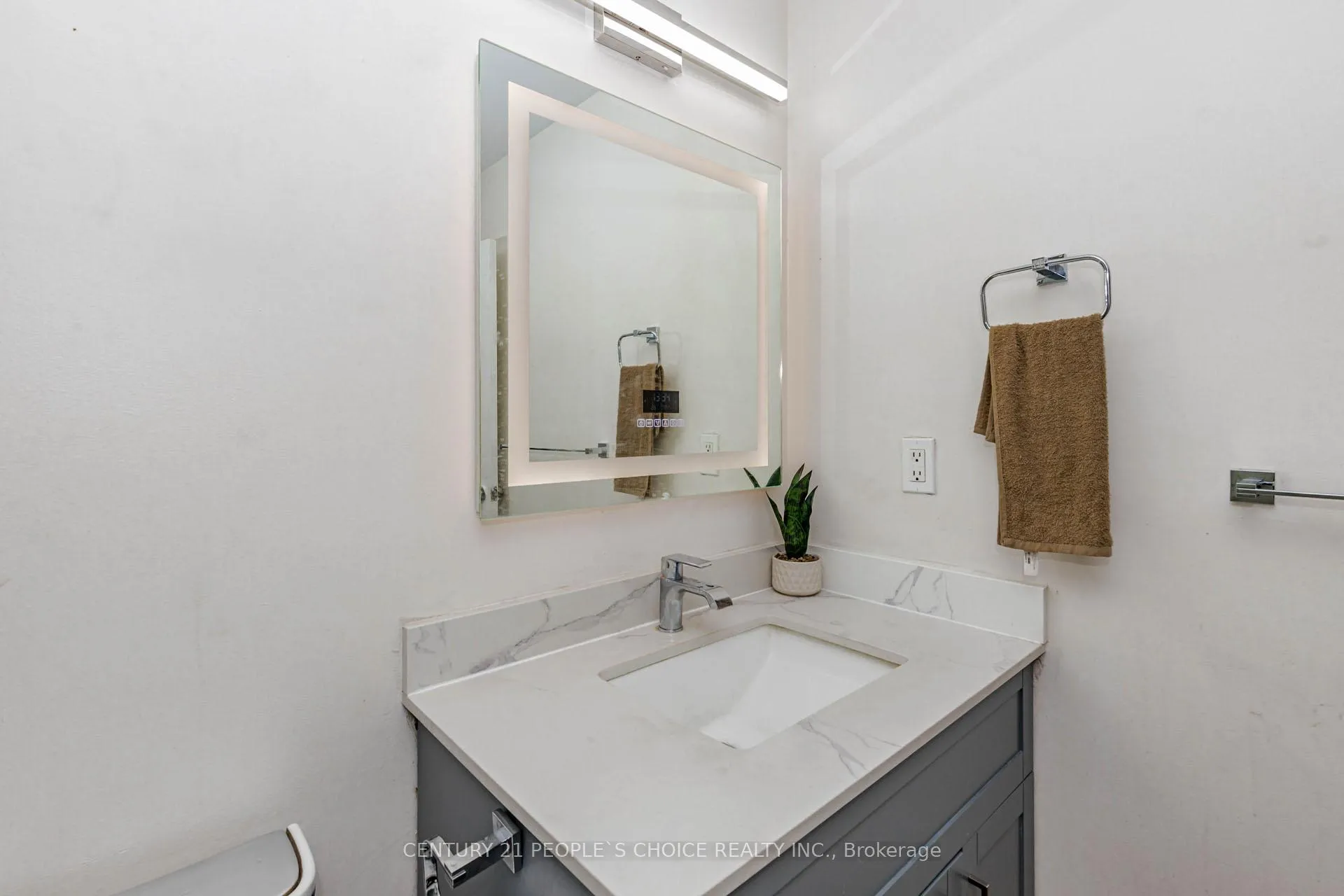 Photo 32 of Unit 906, 3577 Derry Road E, Mississauga, Malton — HOMEH