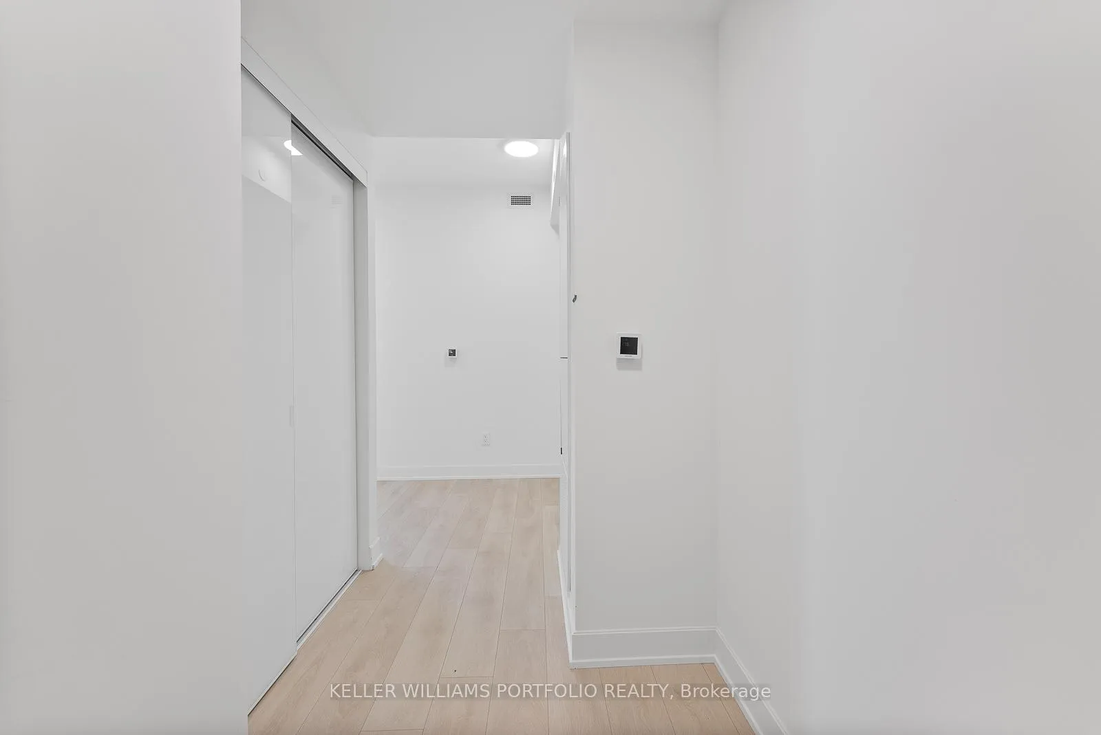 Photo 2 of Unit 3910, 35 Mercer Street, Toronto, Waterfront Communities — HOMEH