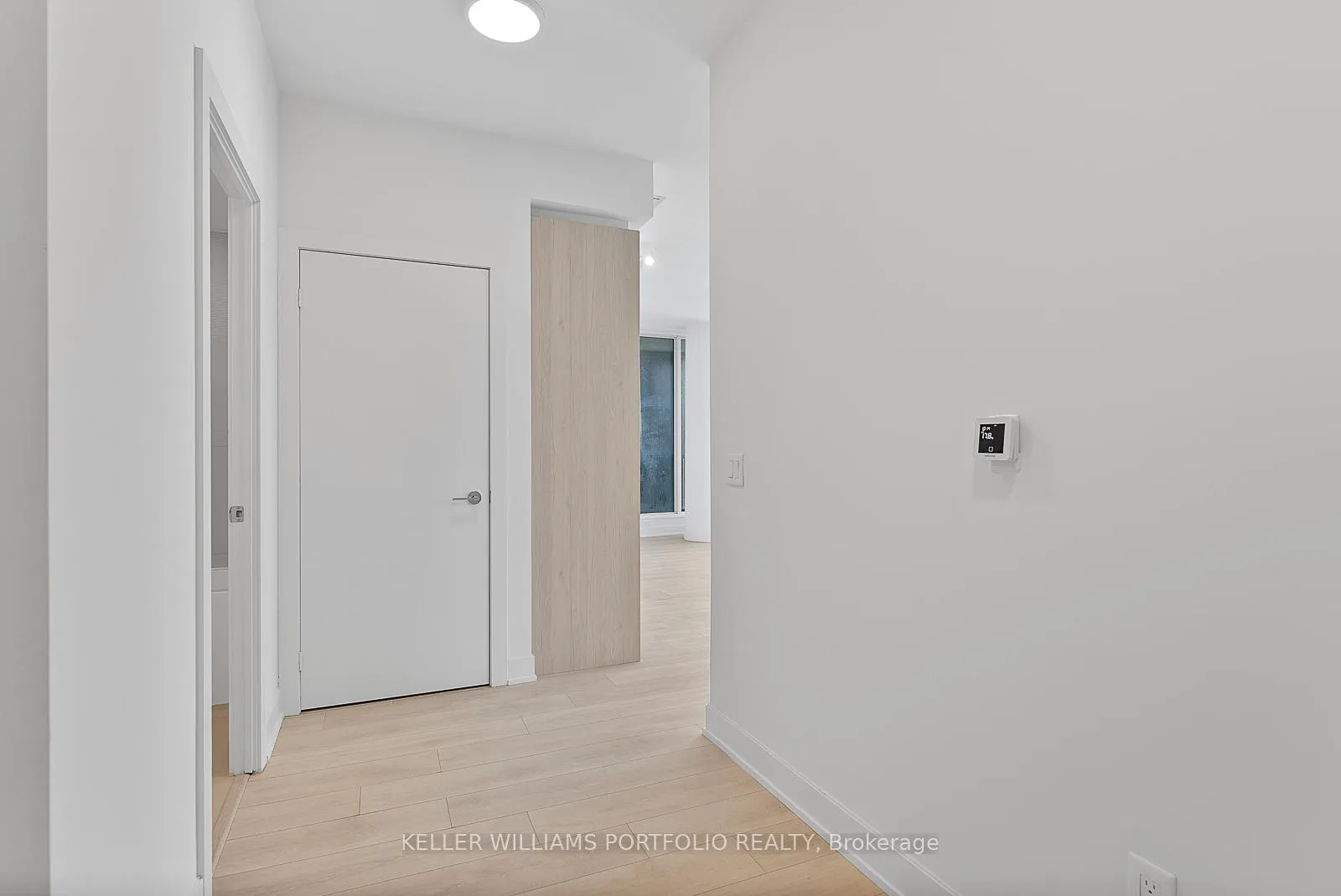 Photo 5 of Unit 3910, 35 Mercer Street, Toronto, Waterfront Communities — HOMEH