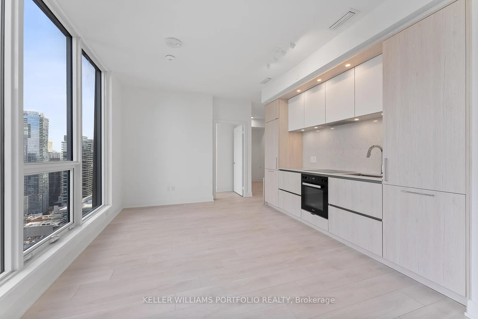 Photo 10 of Unit 3910, 35 Mercer Street, Toronto, Waterfront Communities — HOMEH