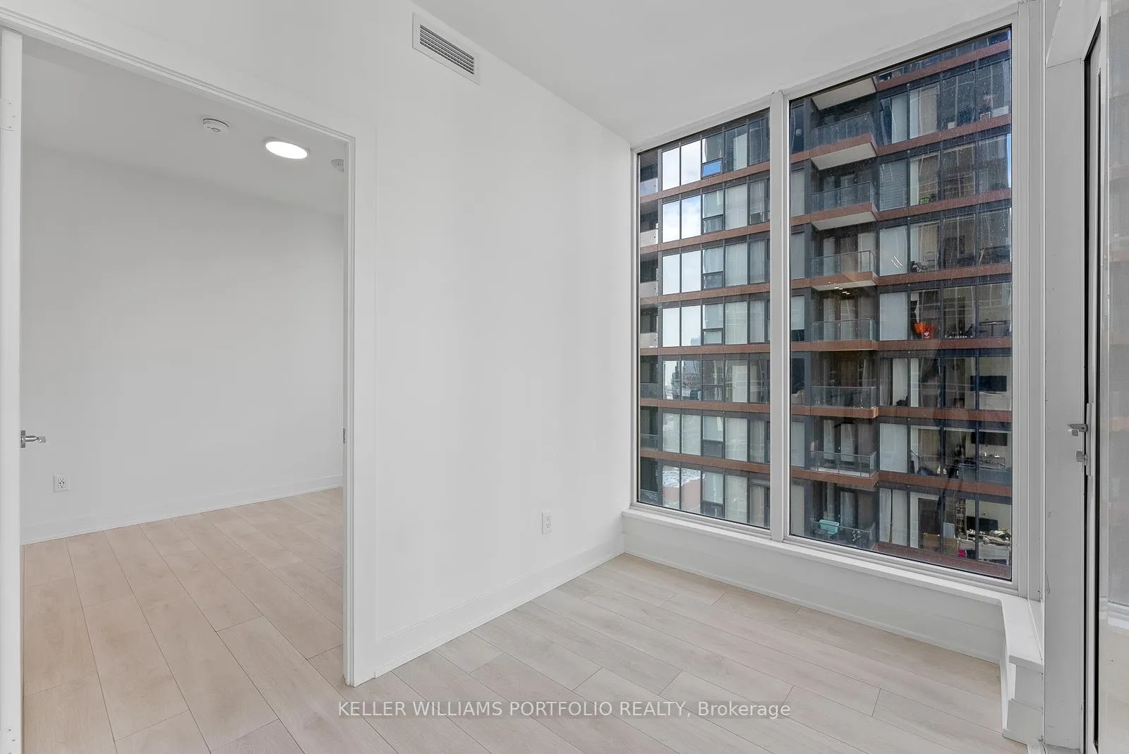 Photo 13 of Unit 3910, 35 Mercer Street, Toronto, Waterfront Communities — HOMEH