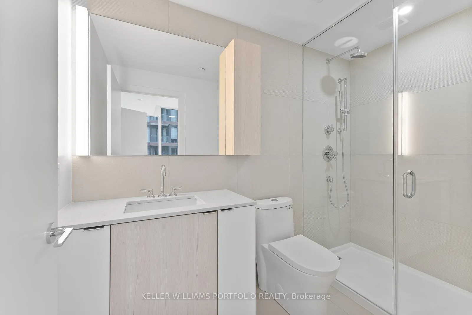 Photo 18 of Unit 3910, 35 Mercer Street, Toronto, Waterfront Communities — HOMEH
