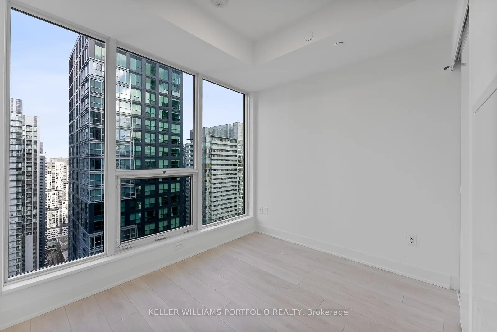 Photo 19 of Unit 3910, 35 Mercer Street, Toronto, Waterfront Communities — HOMEH