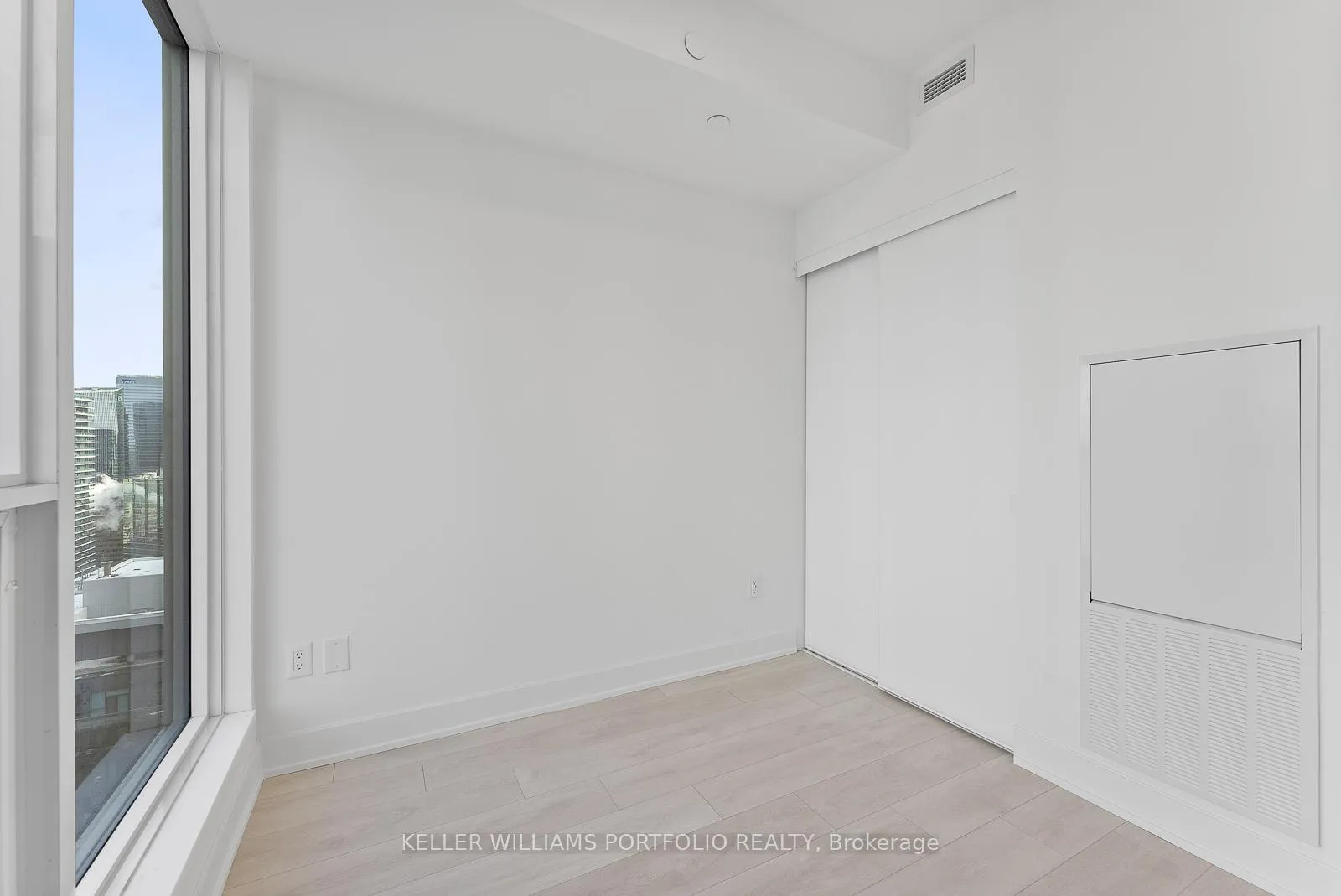 Photo 21 of Unit 3910, 35 Mercer Street, Toronto, Waterfront Communities — HOMEH