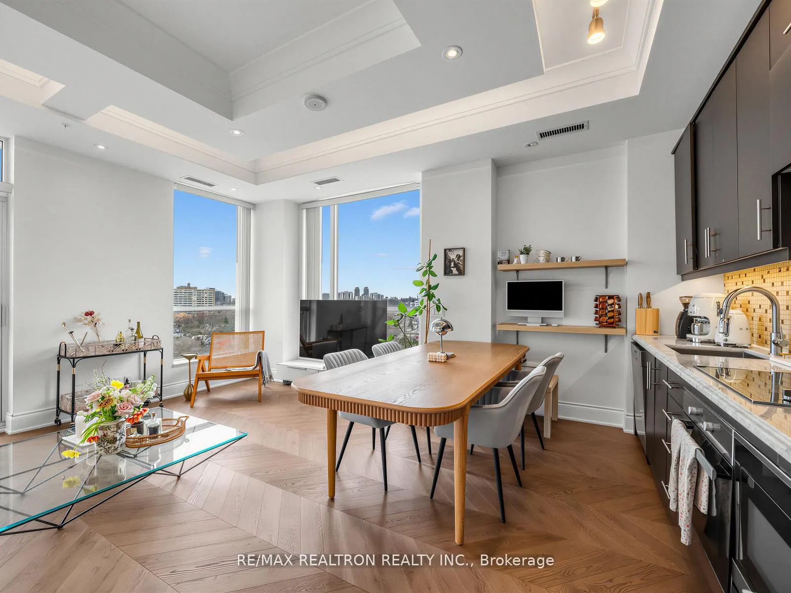 Photo 2 of Unit 914, 23 Glebe Road W, Toronto, Yonge-Eglinton — HOMEH