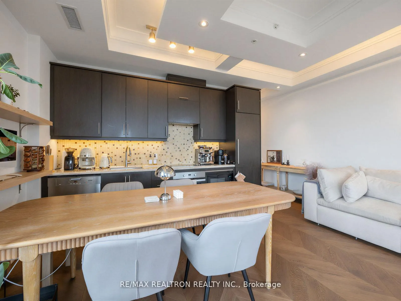 Photo 7 of Unit 914, 23 Glebe Road W, Toronto, Yonge-Eglinton — HOMEH