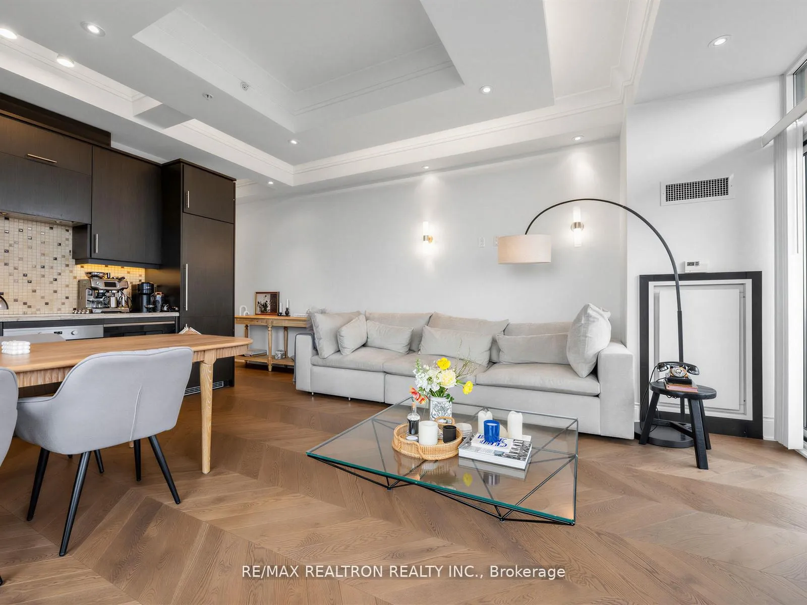 Photo 12 of Unit 914, 23 Glebe Road W, Toronto, Yonge-Eglinton — HOMEH