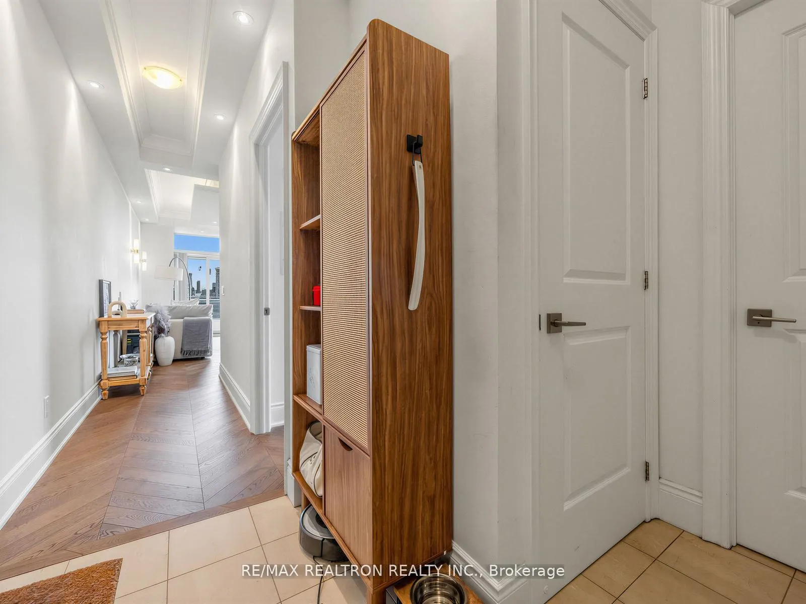 Photo 16 of Unit 914, 23 Glebe Road W, Toronto, Yonge-Eglinton — HOMEH
