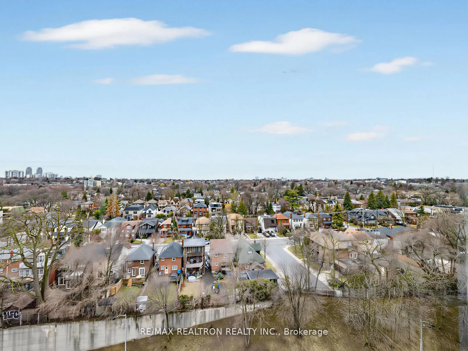Photo 25 of Unit 914, 23 Glebe Road W, Toronto, Yonge-Eglinton — HOMEH
