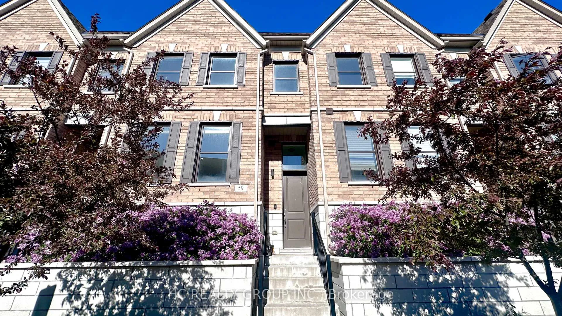 Photo 1 of 59 Seacoasts Circle, Vaughan, Maple — HOMEH