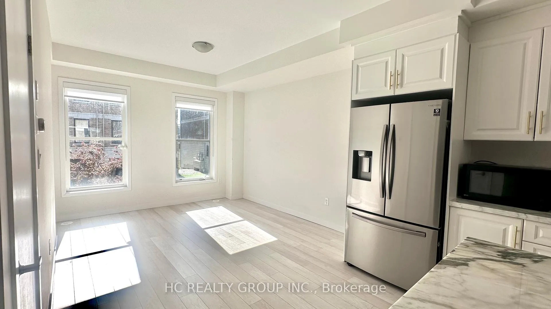 Photo 2 of 59 Seacoasts Circle, Vaughan, Maple — HOMEH